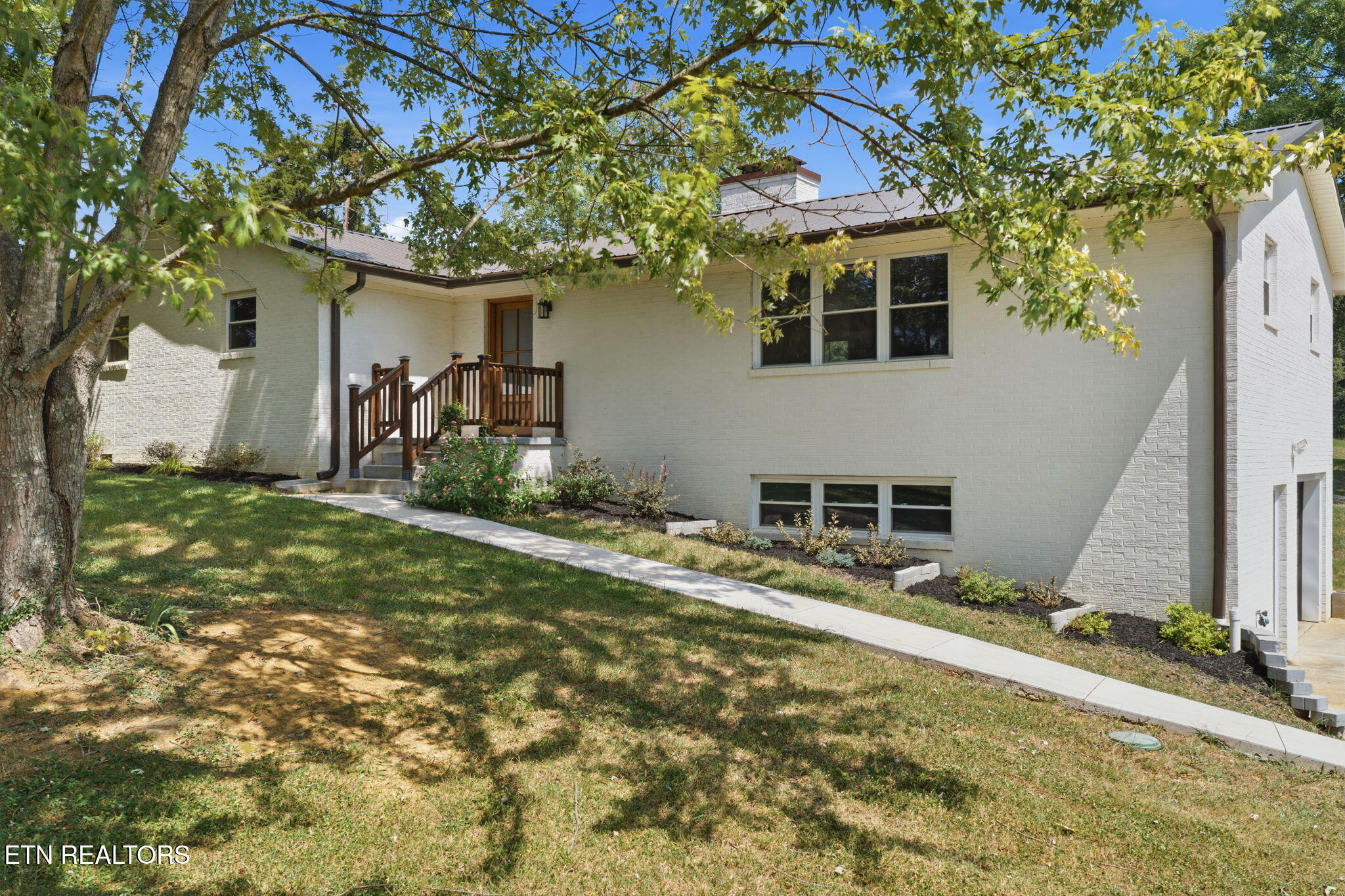 7918 Barker Rd — photo