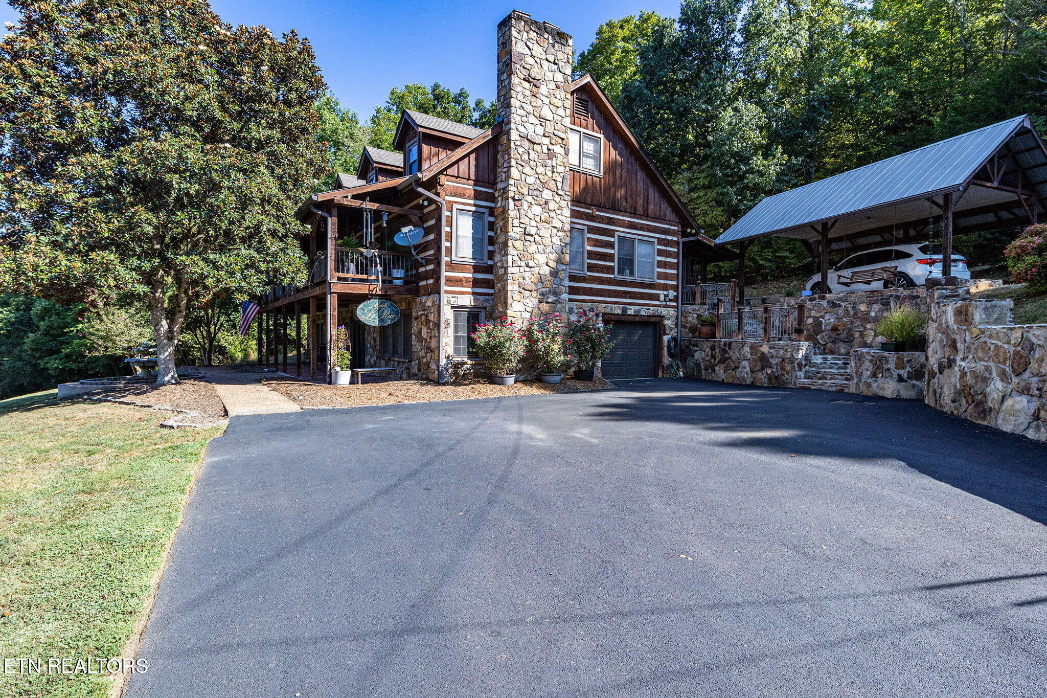 1750 Ambrose Lane — photo