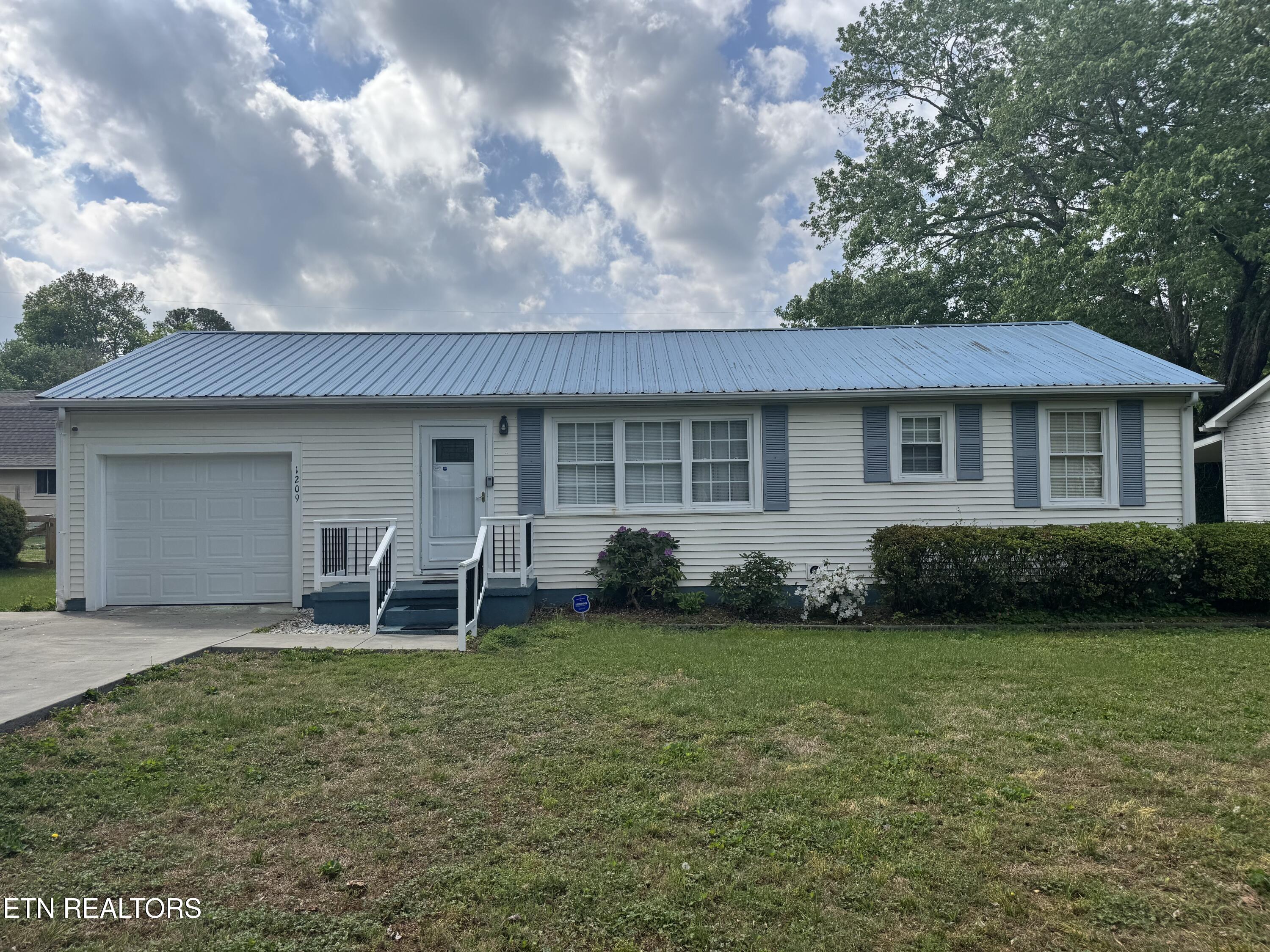 1209 Morgan St — photo