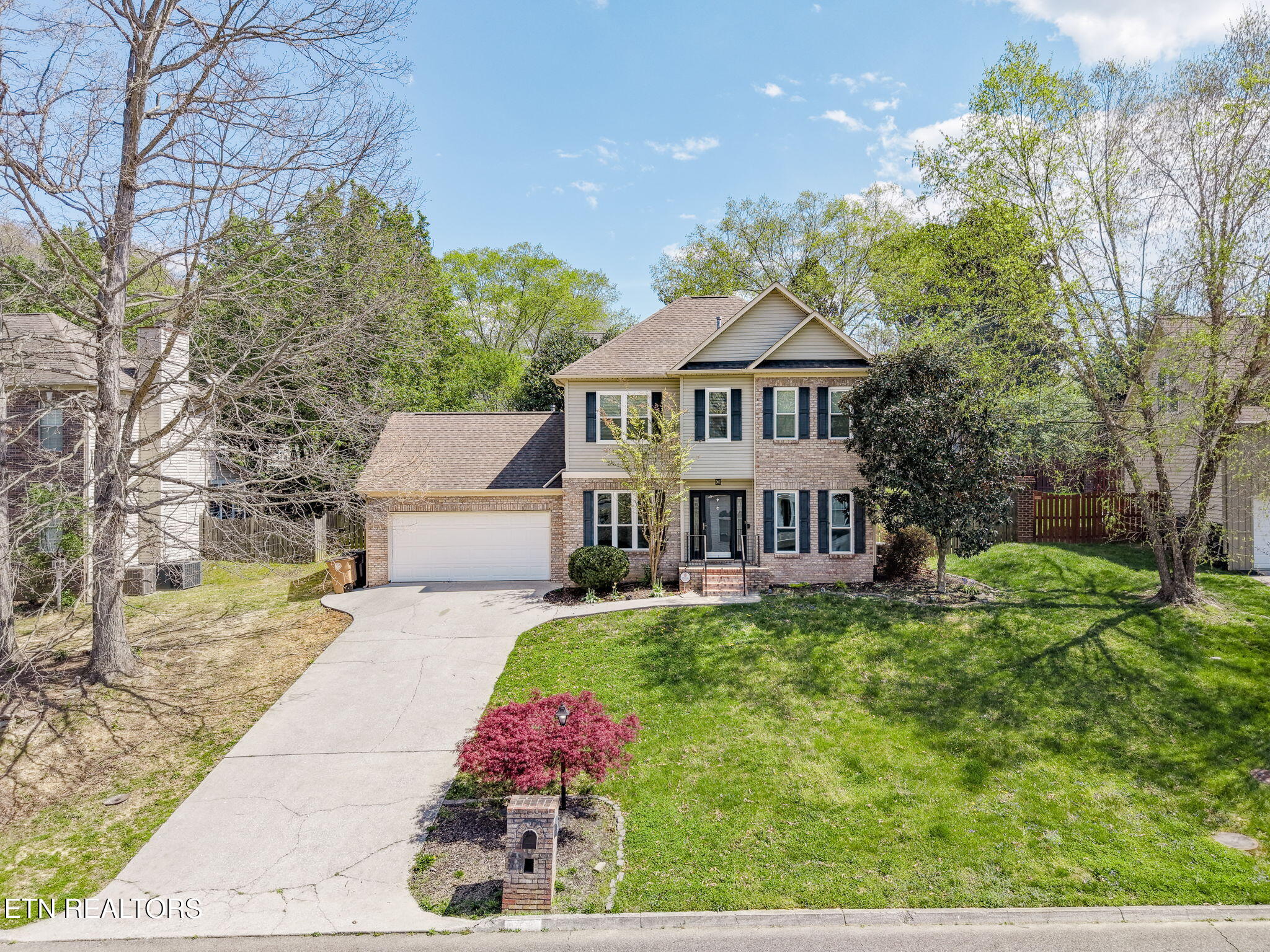 2132 Willow Creek Lane — photo