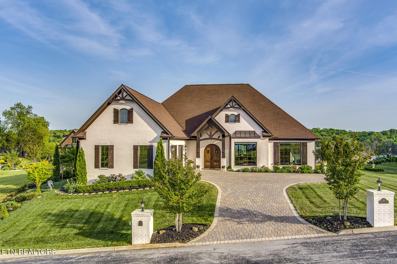 124 Nightingale Drive — photo
