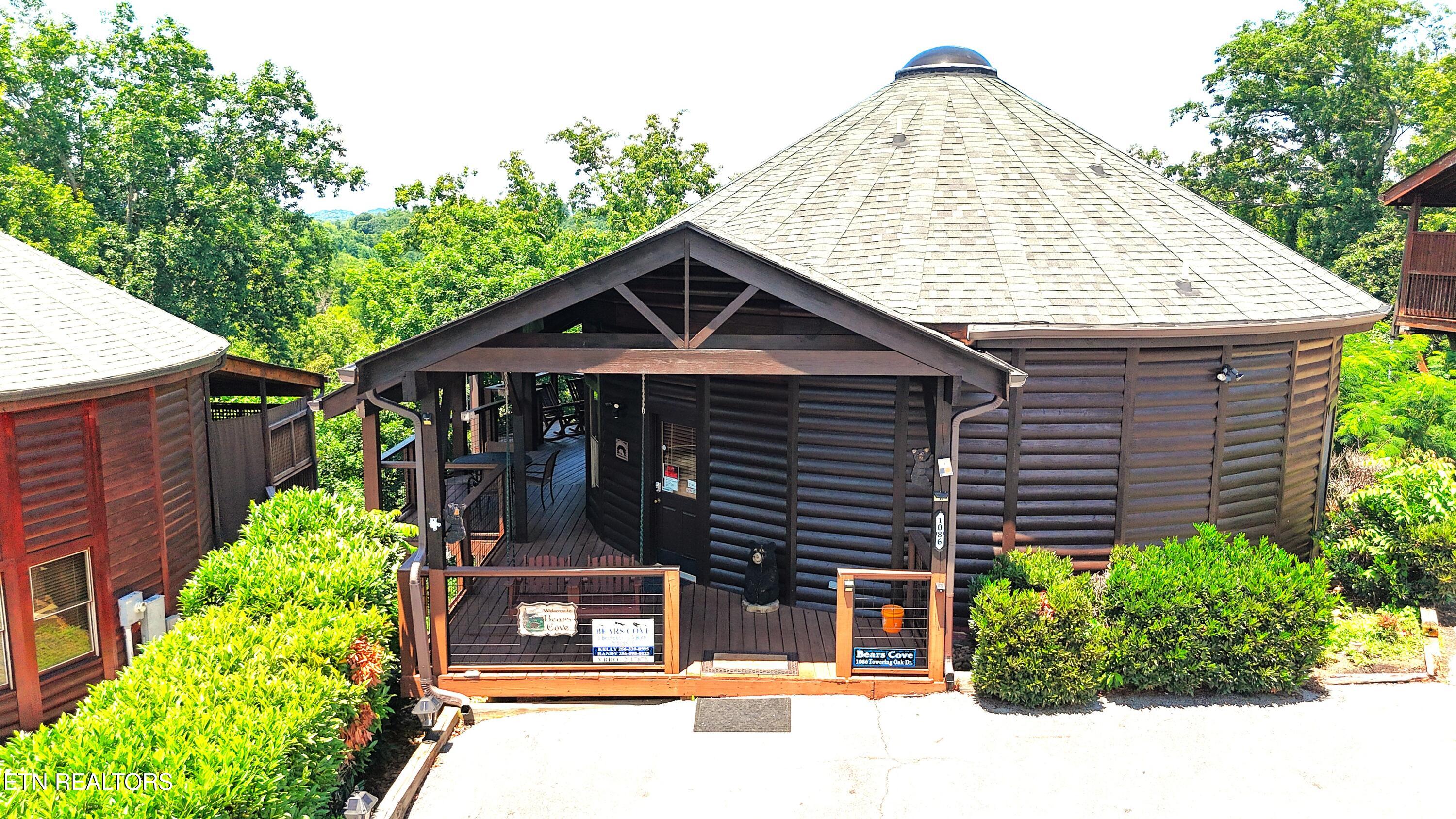 1086 Towering Oaks Drive — photo