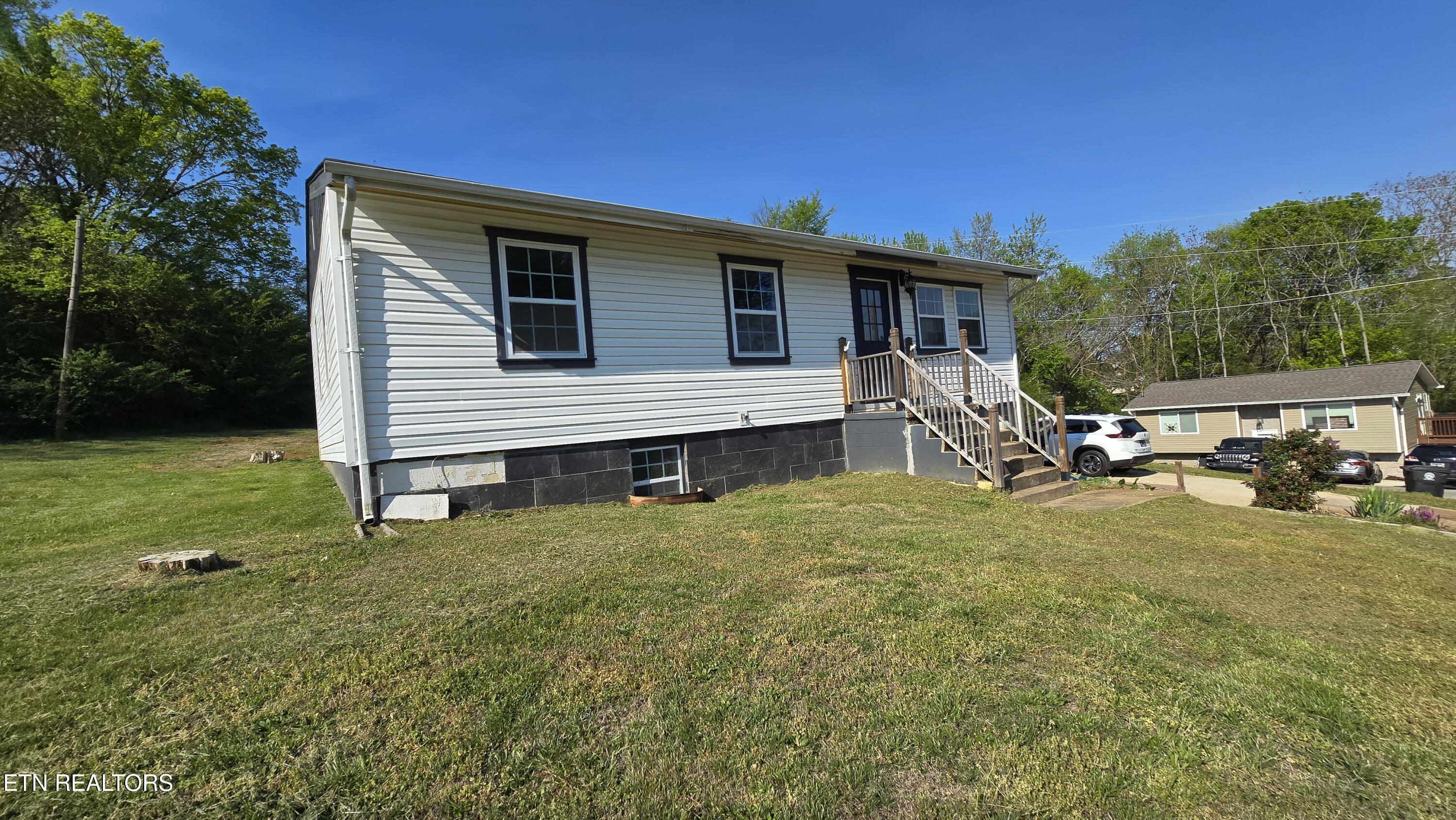 208 Riggs St, Athens, TN 37303