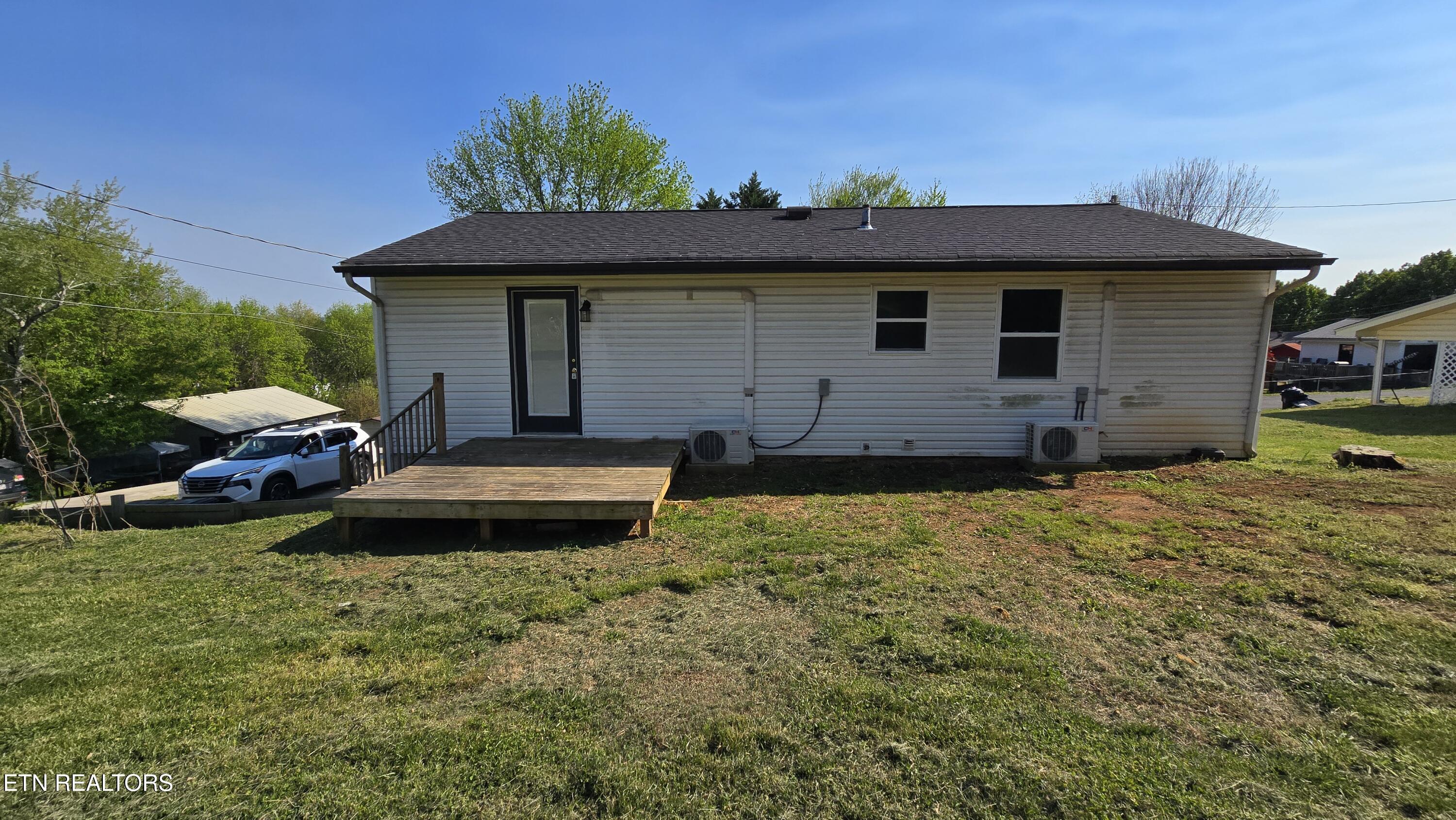 208 Riggs St, Athens, TN 37303 — photo 2