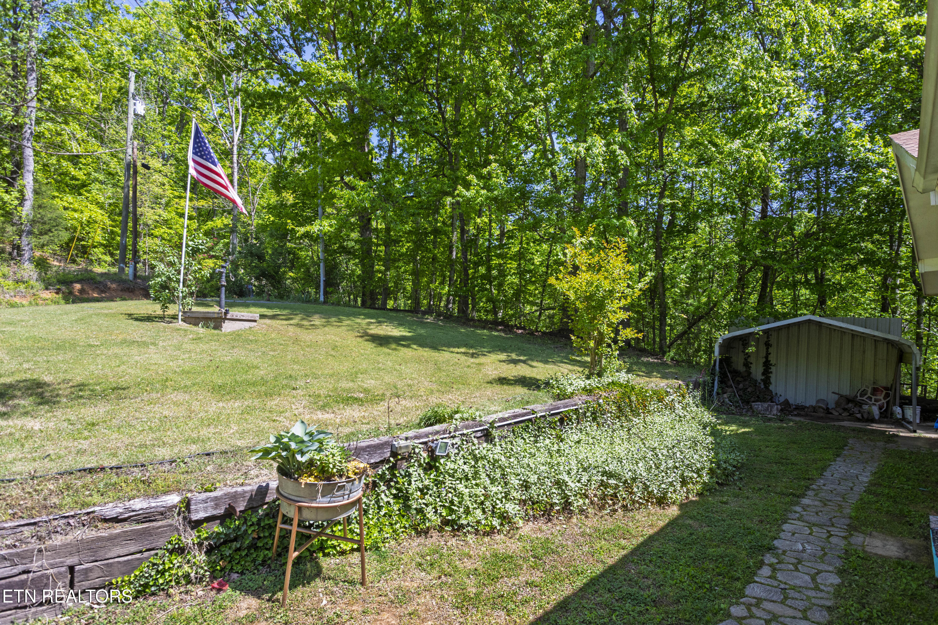 217 Roberts Rd, Spring City, TN 37381 — photo 2