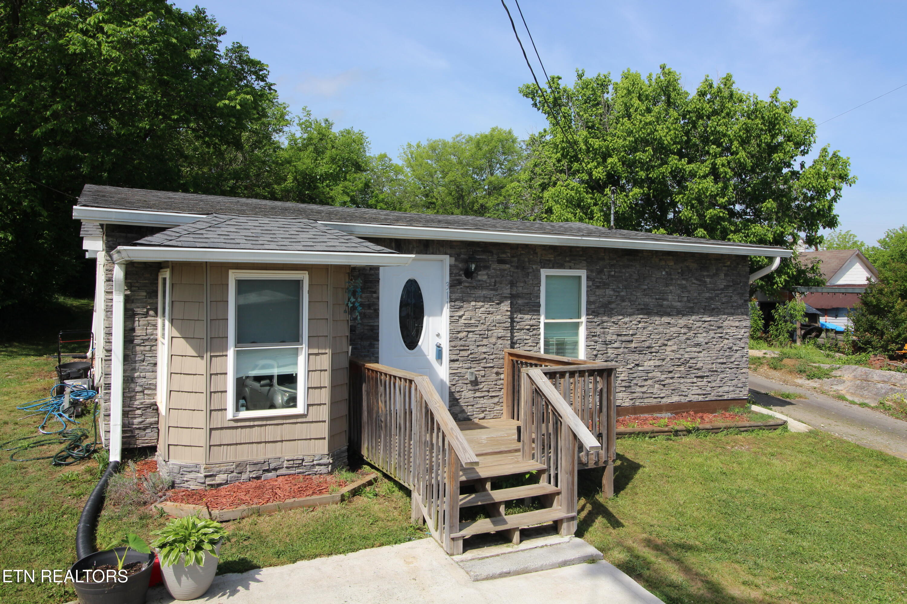 311 Bussell Ferry Rd — photo