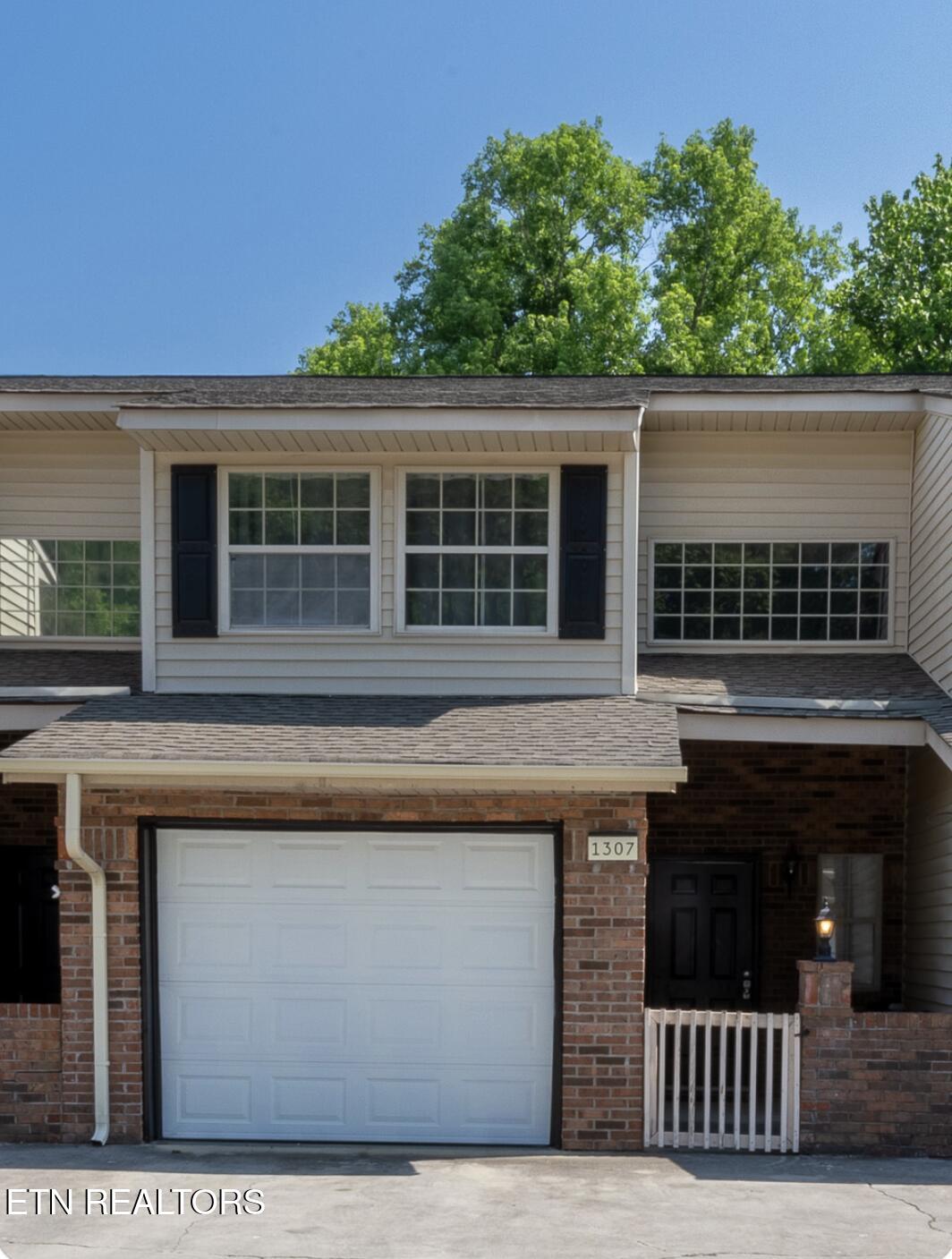 1307 Mountain Meadows Way — photo