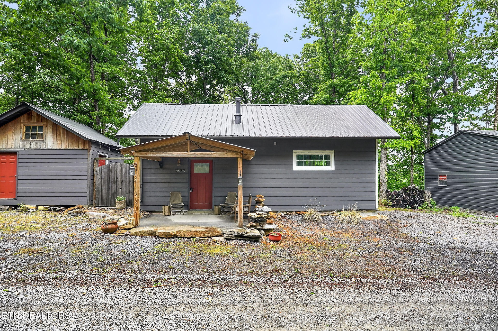 853 Rock Springs Rd — photo