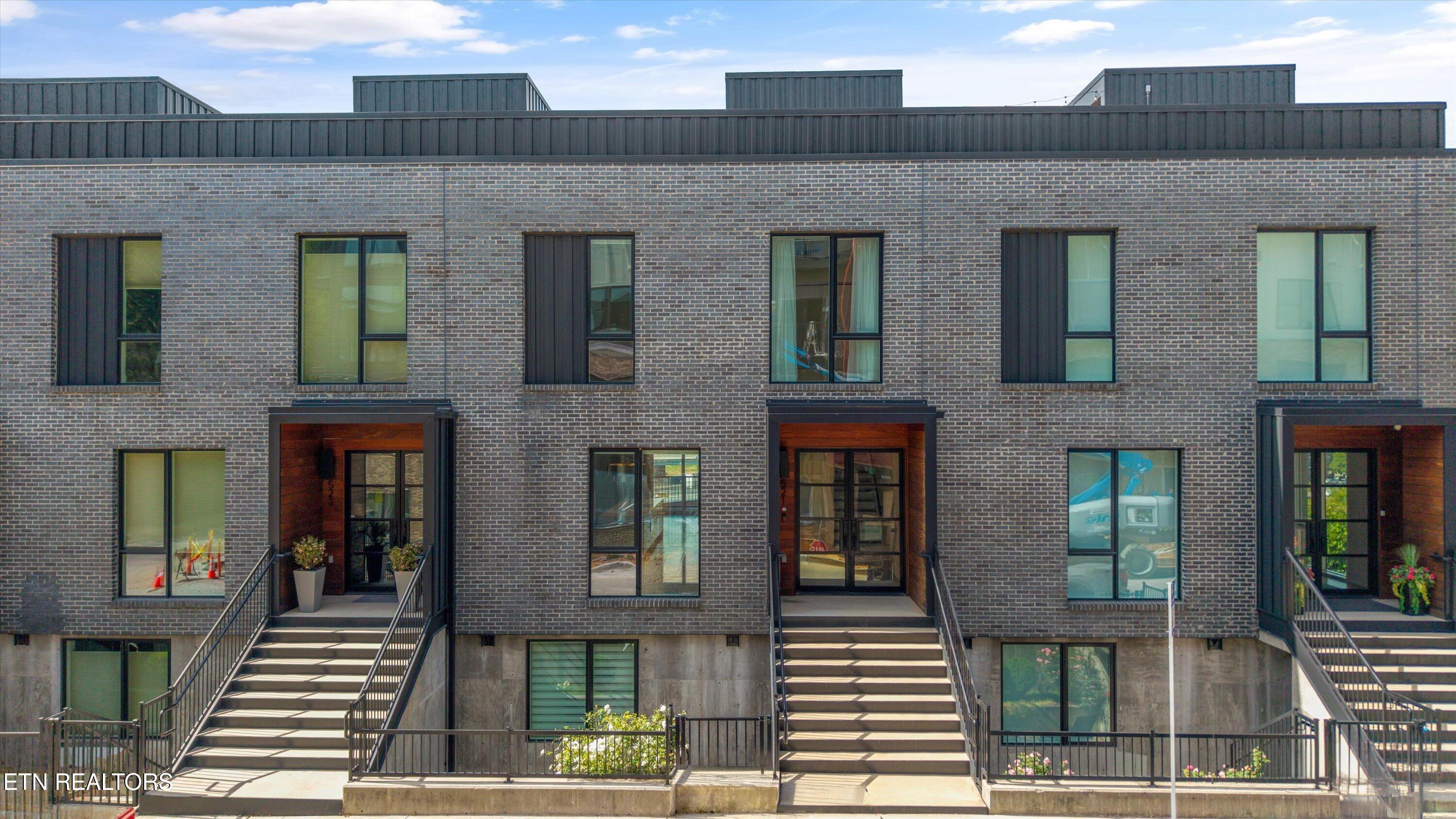 521 W Vine Ave — photo