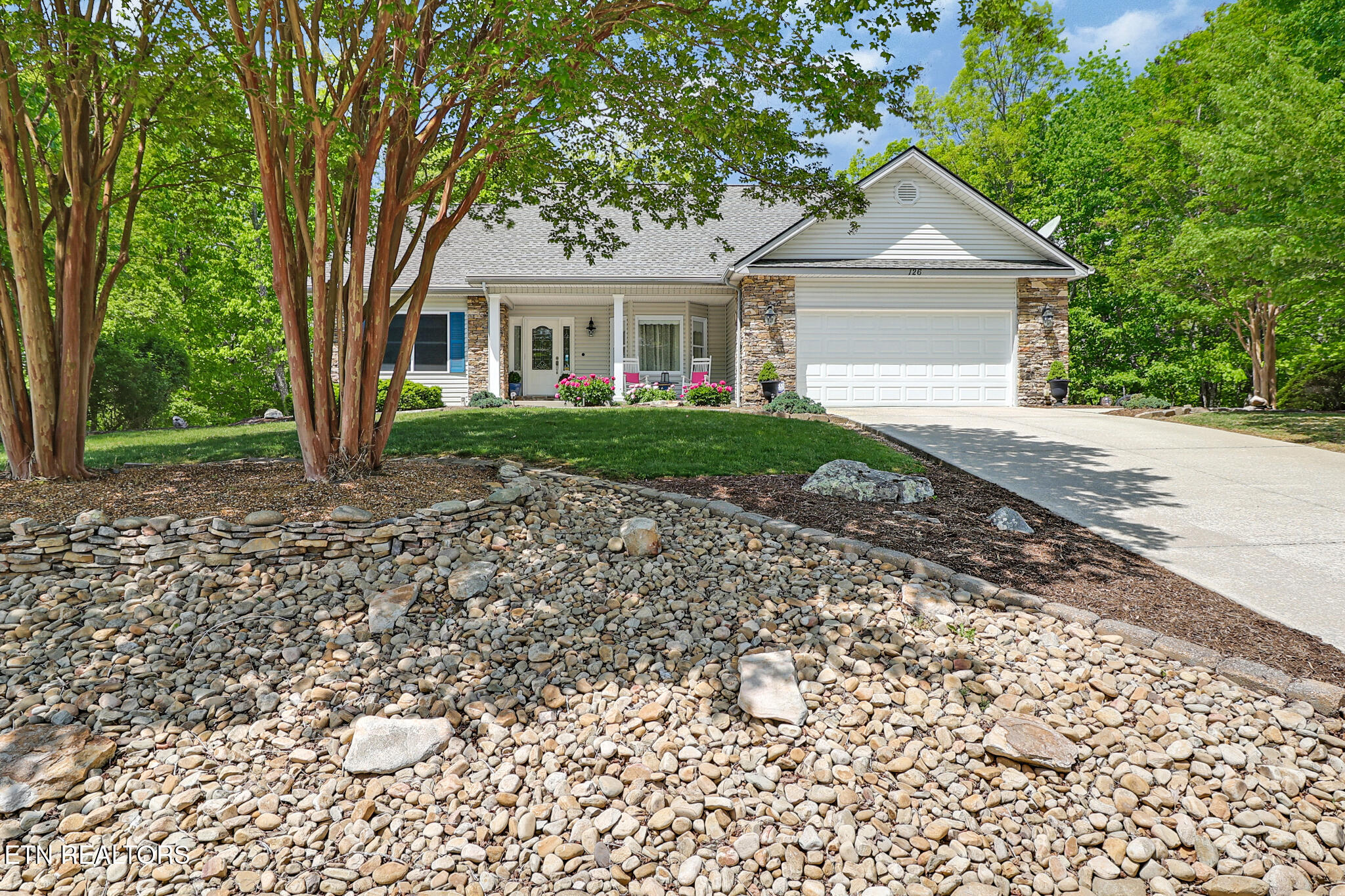 126 Mariners Drive — photo