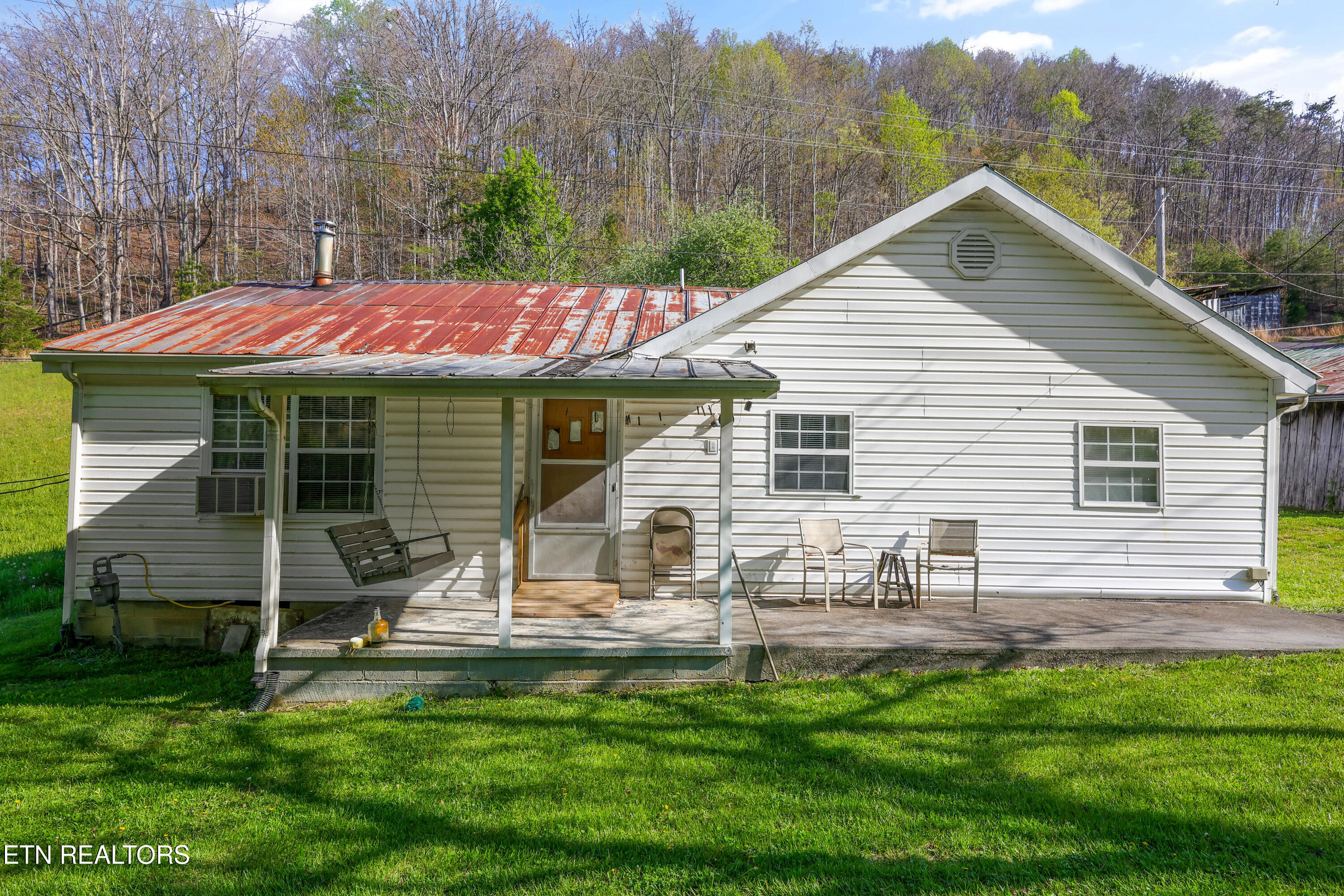 542 Back Valley Rd — photo
