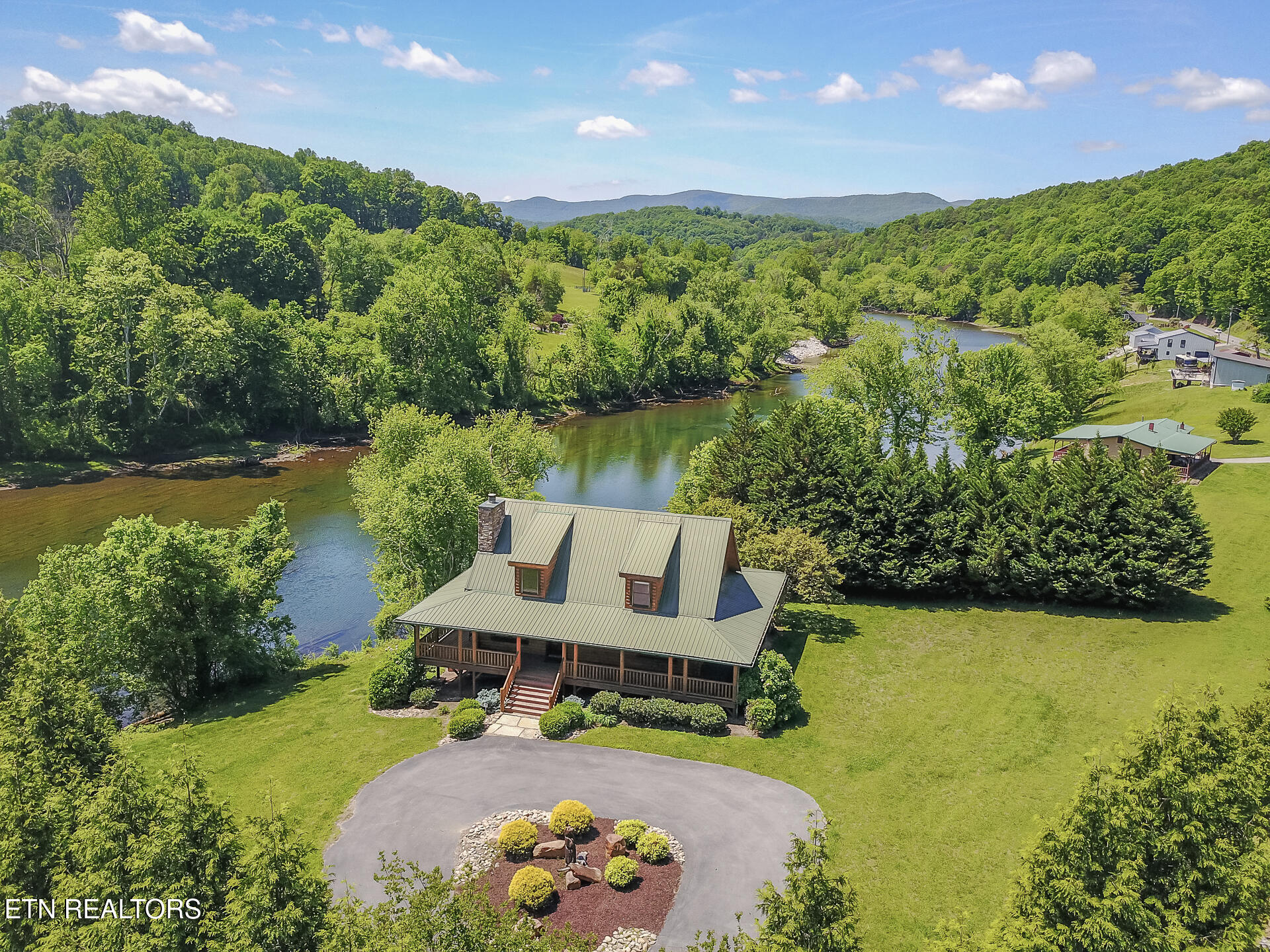 125 Lovely Bluff Rd — photo
