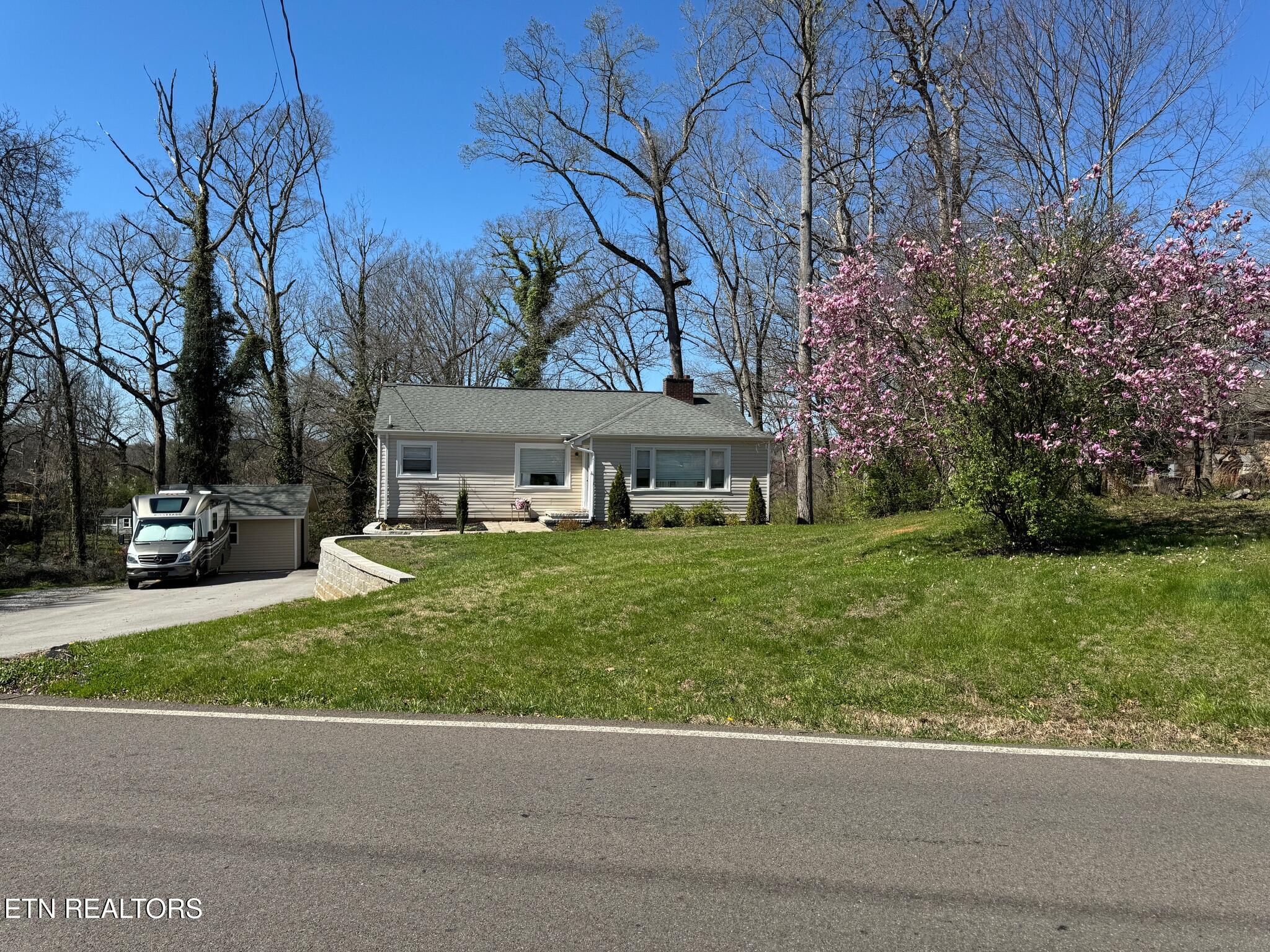 509 Taylor Rd — photo
