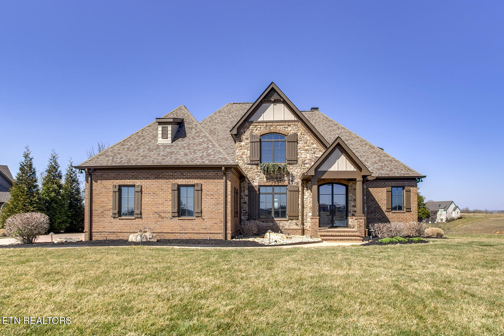 916 Castaway Lane — photo