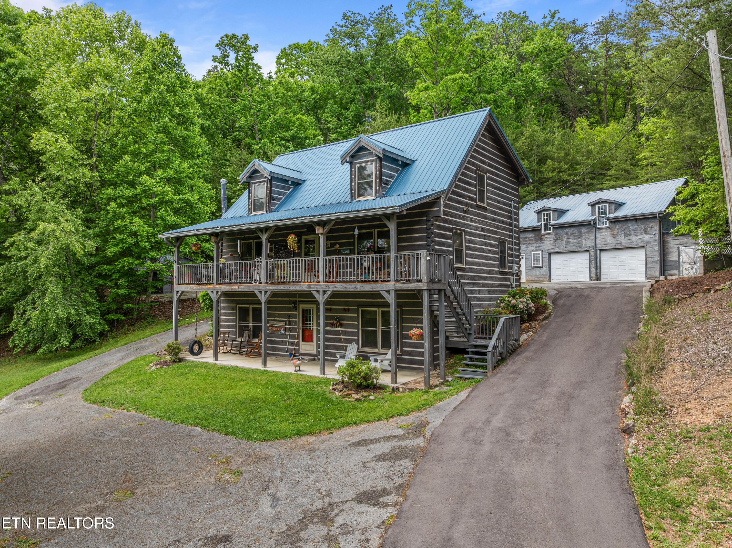 410 Lakeview Drive — photo
