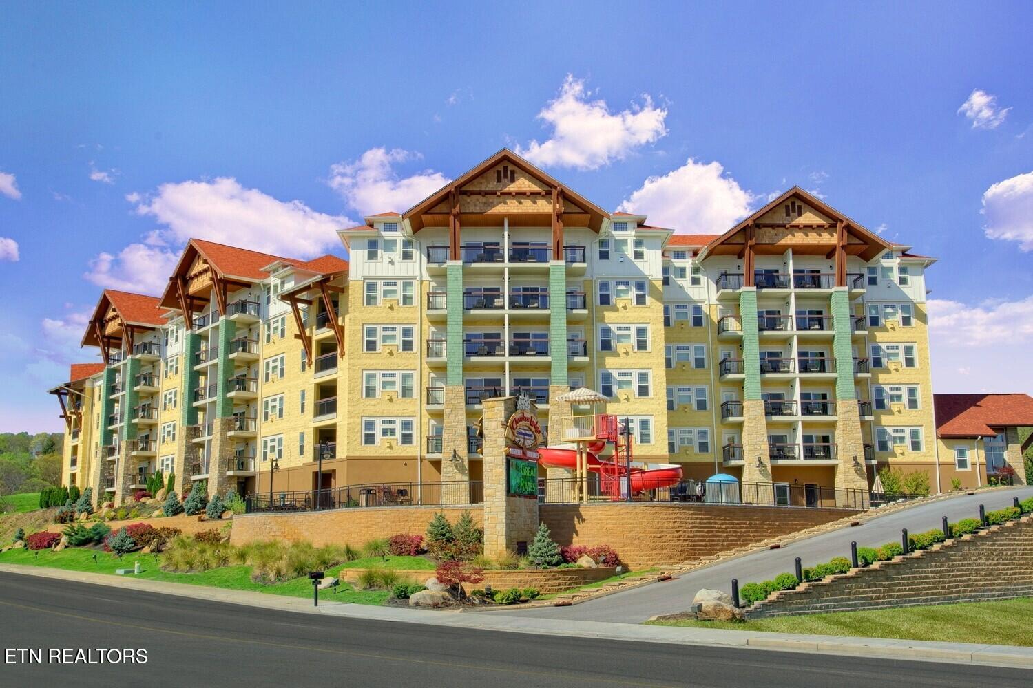 3415 Teaster Lane Unit 401 — photo