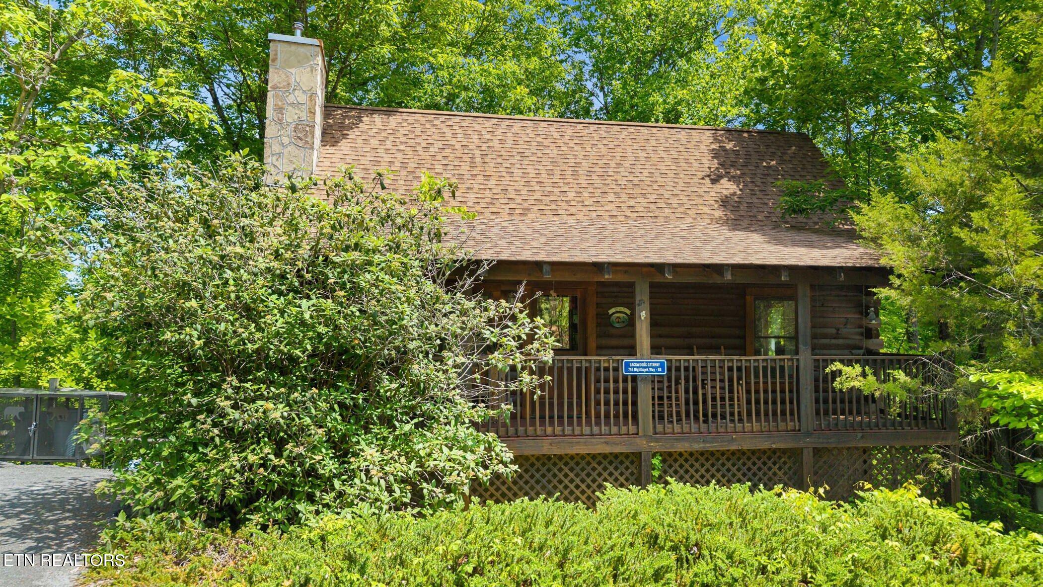 746 Nighthawk Way — photo