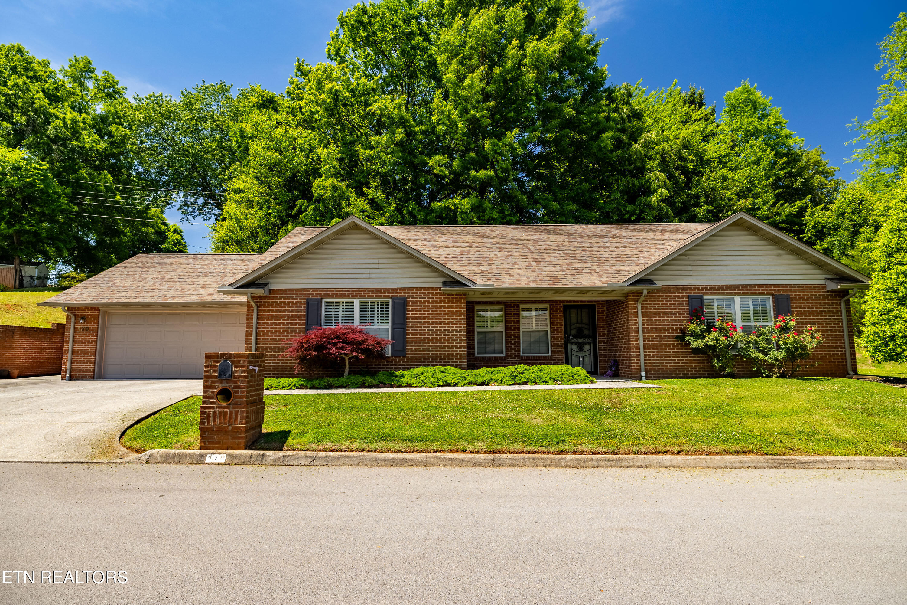 170 Manchester Drive — photo