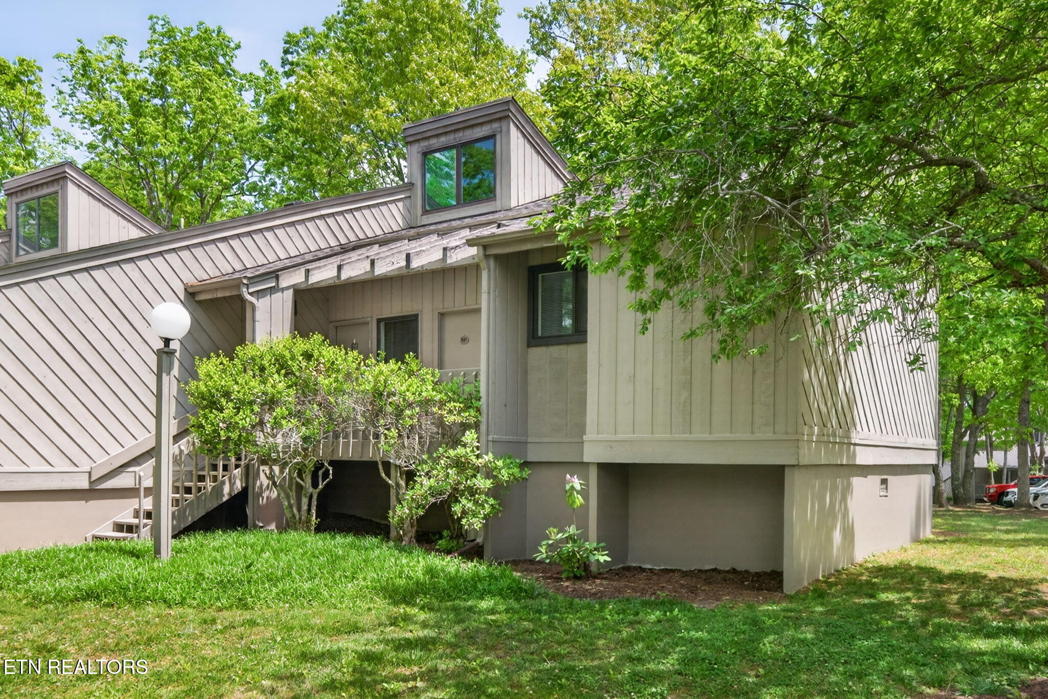 59 Eagle Court — photo