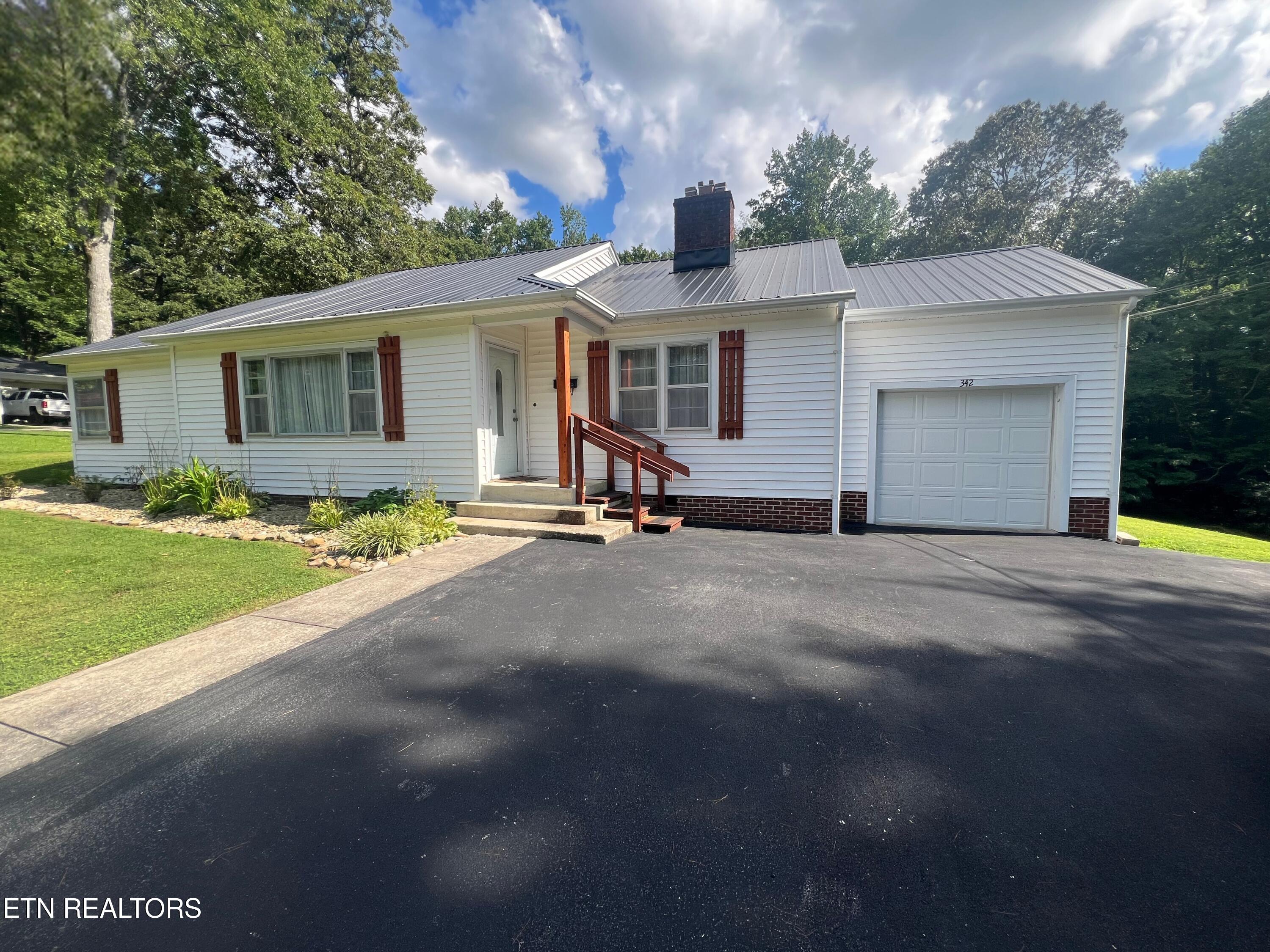 342 Vine Ave — photo