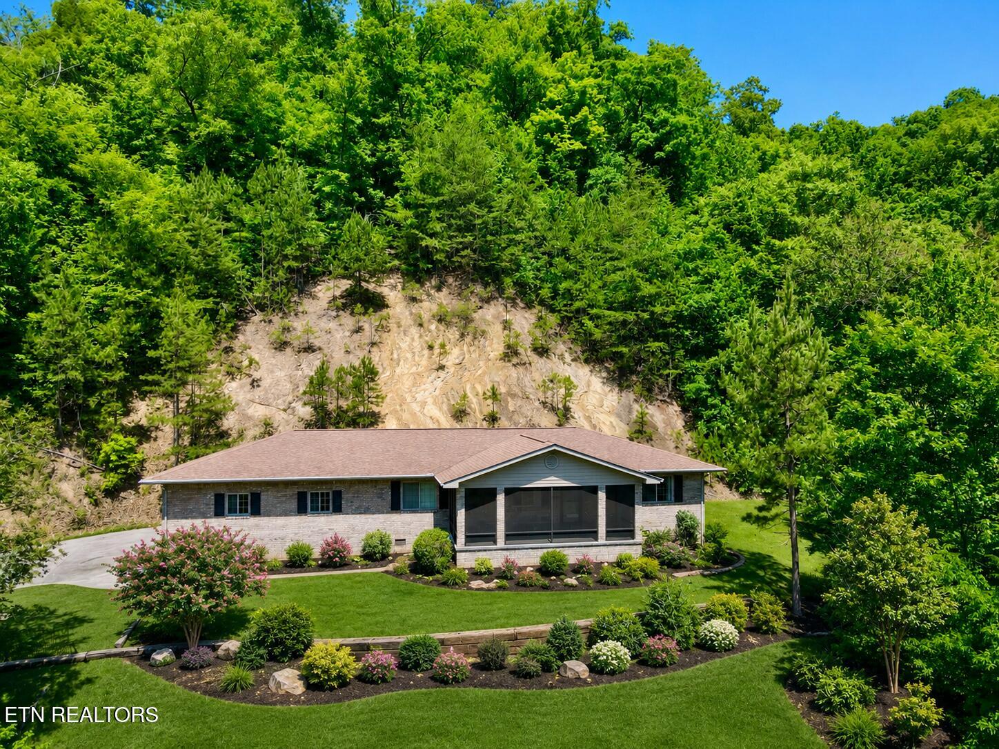 454 Wildcat Hollow Rd — photo