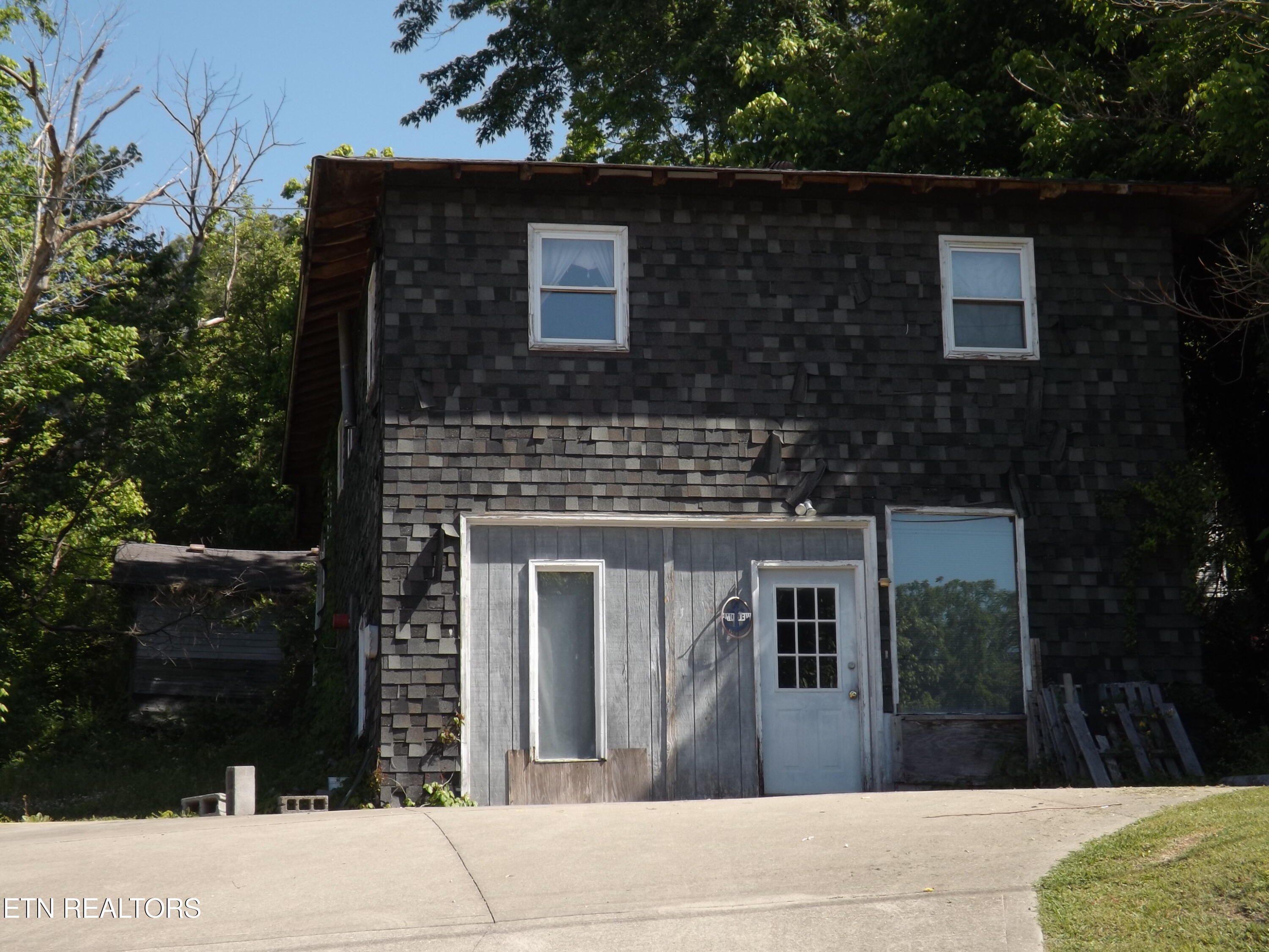 918 E Cumberland Ave — photo