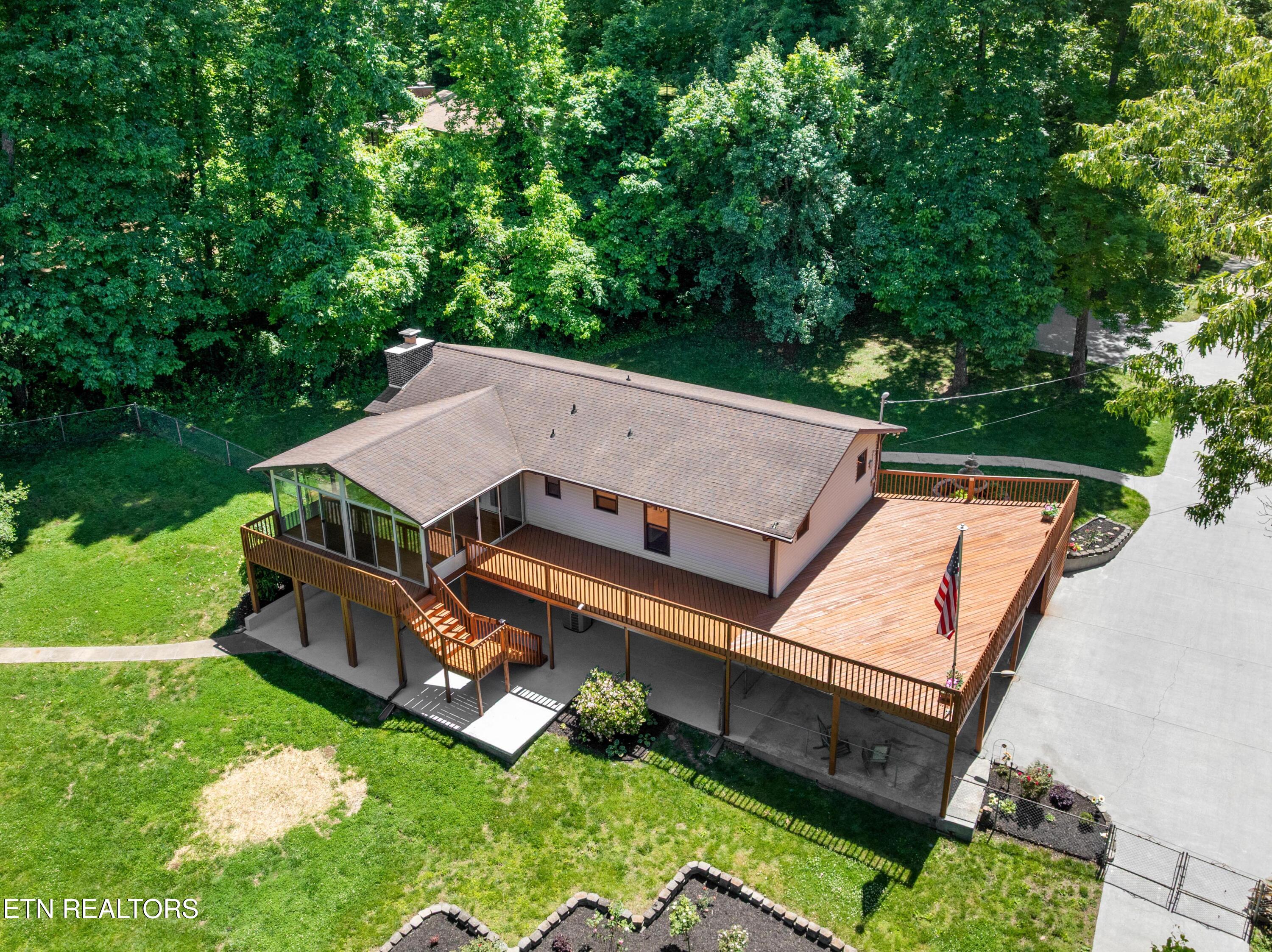 235 S Ridge Rd — photo