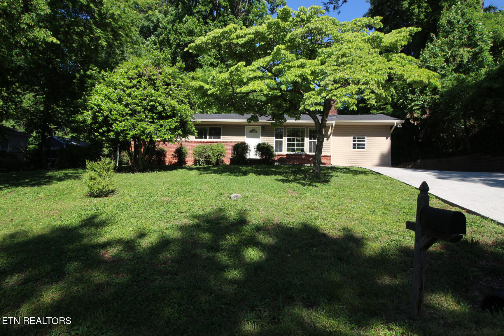 1603 Hope Way — photo