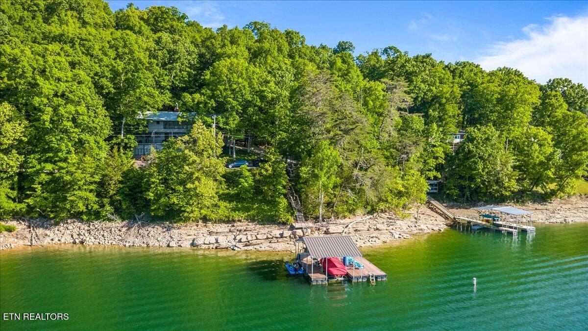 244 Lakeshore Drive — photo
