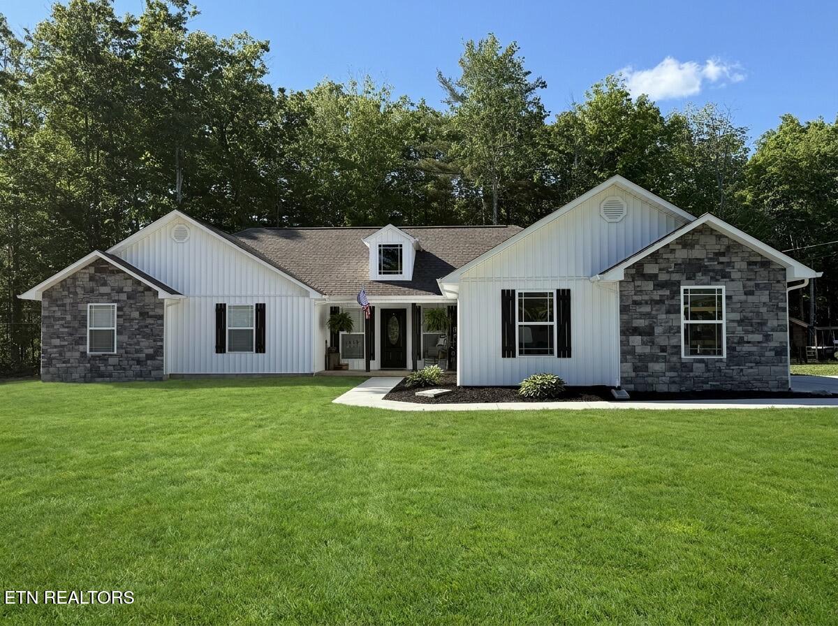 220 Kayla Lane — photo