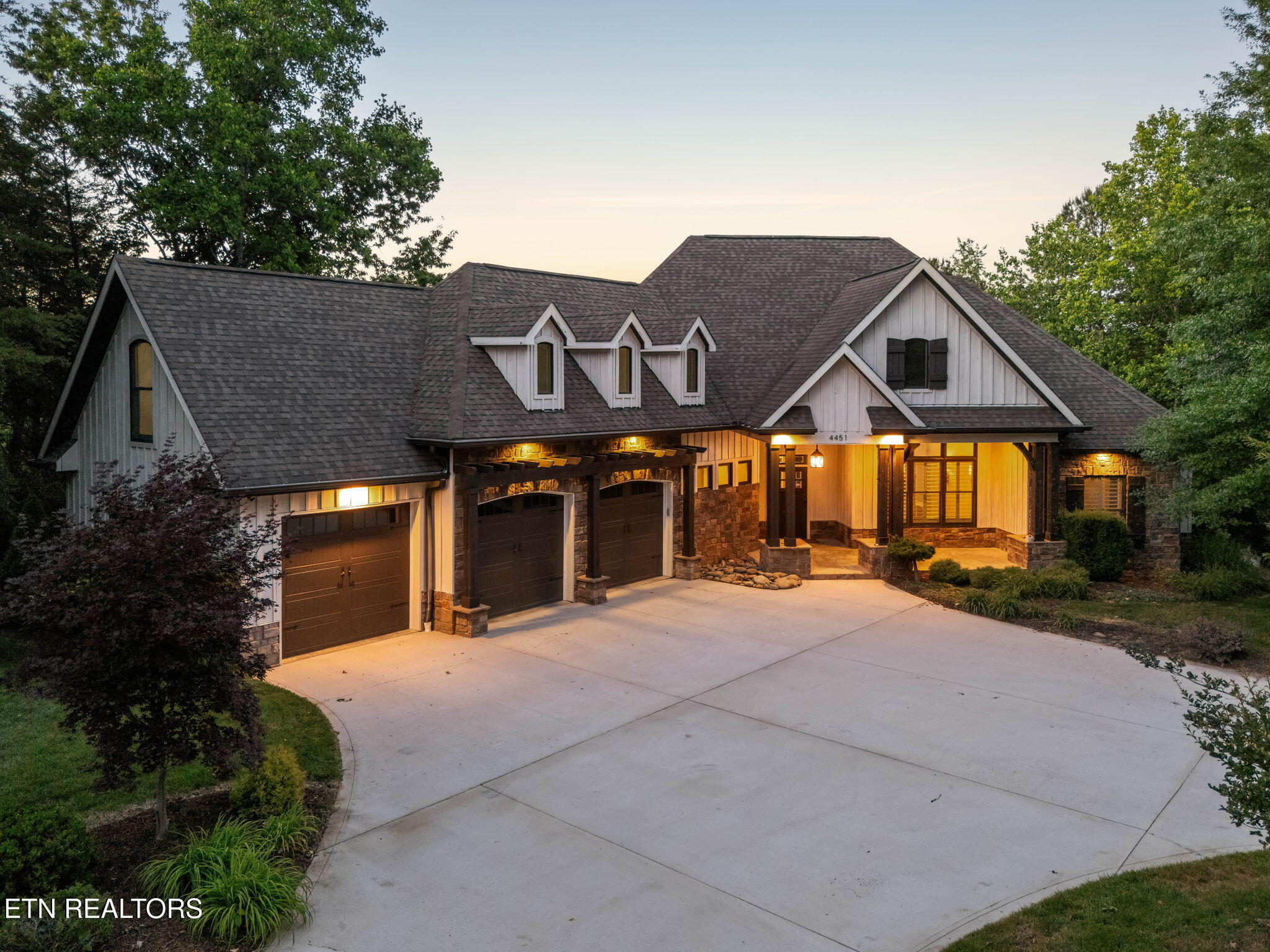 4451 Forrest Ridge Drive — photo