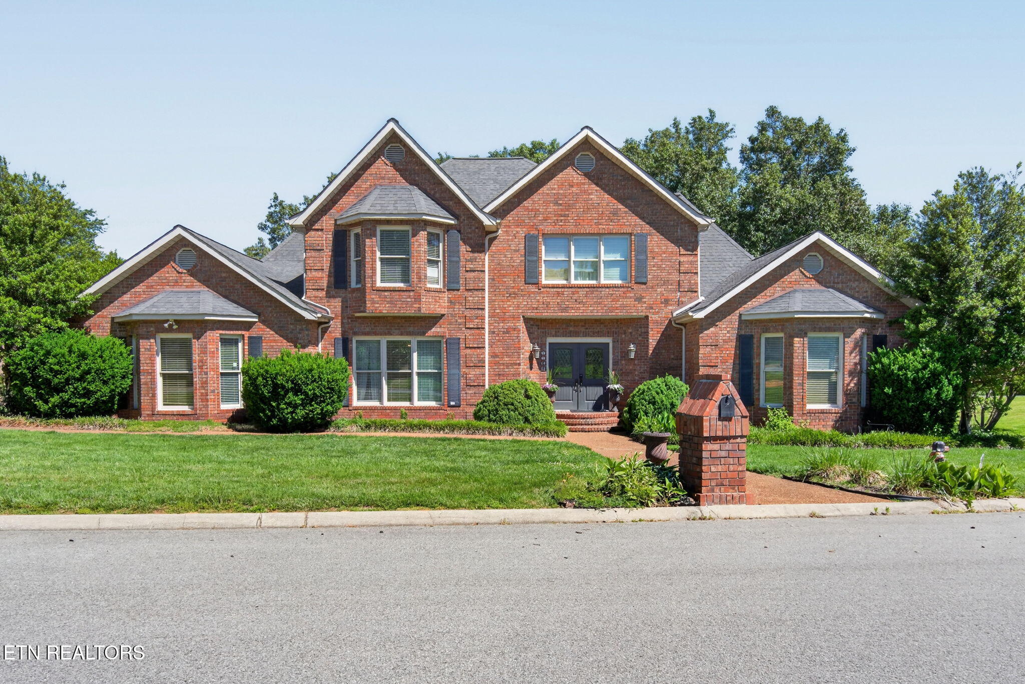 1166 Sheraton Drive — photo