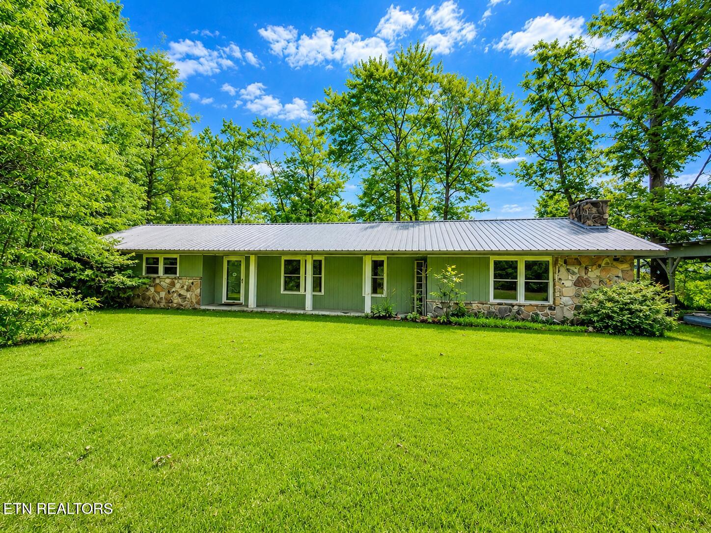 505 Crest Rd — photo