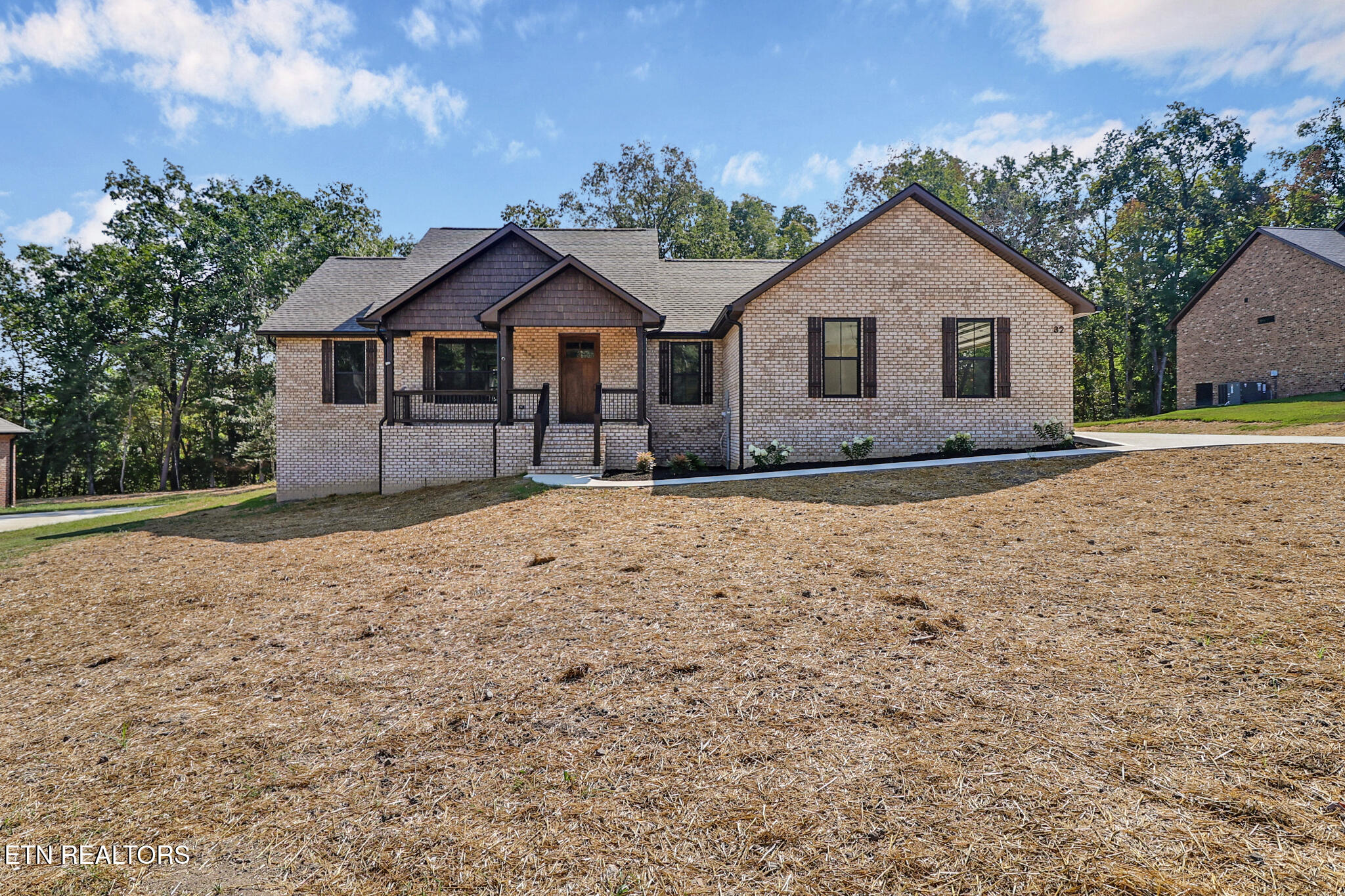 32 Riverchase Drive — photo