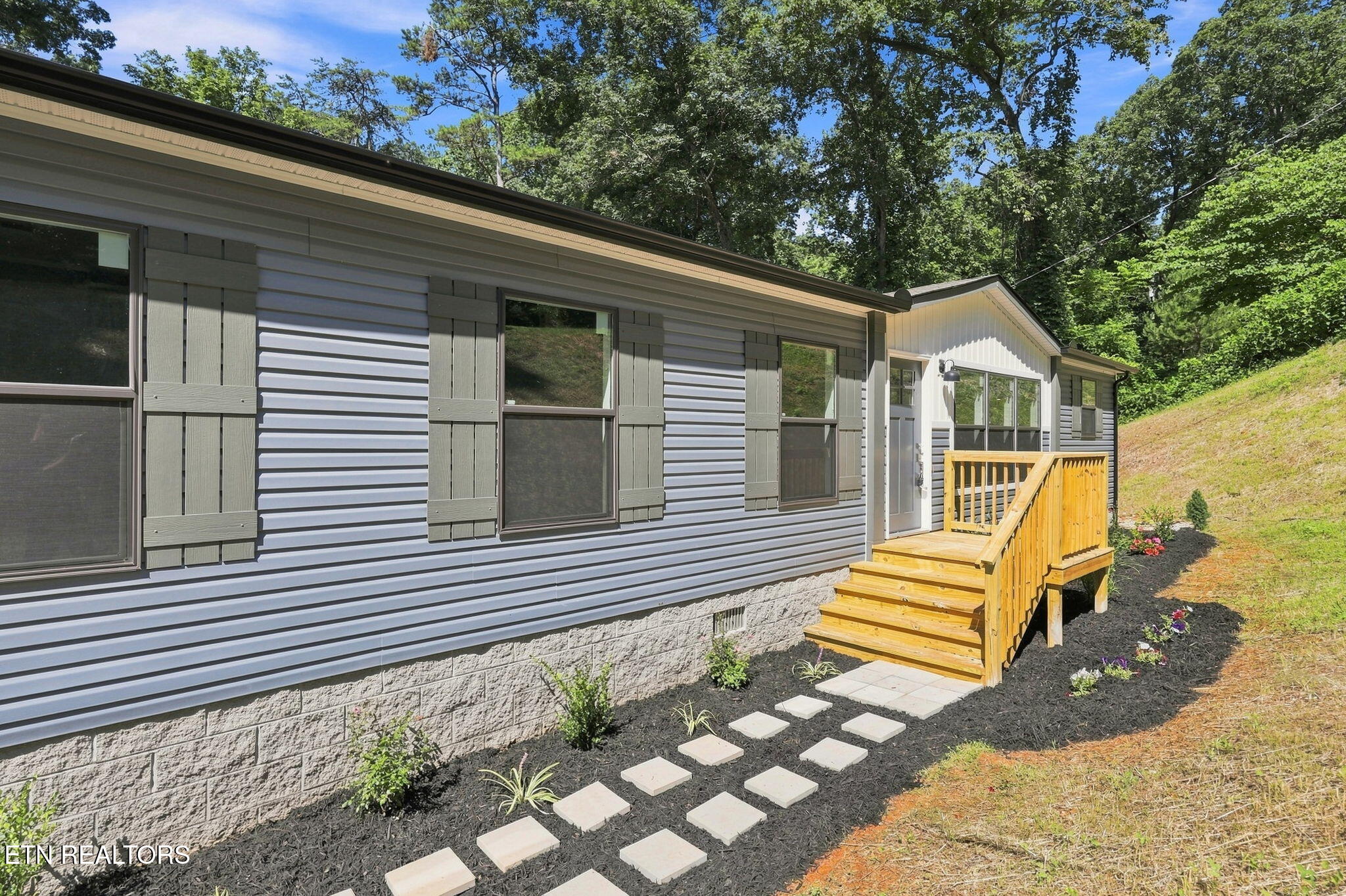 260 Island Ford Rd — photo