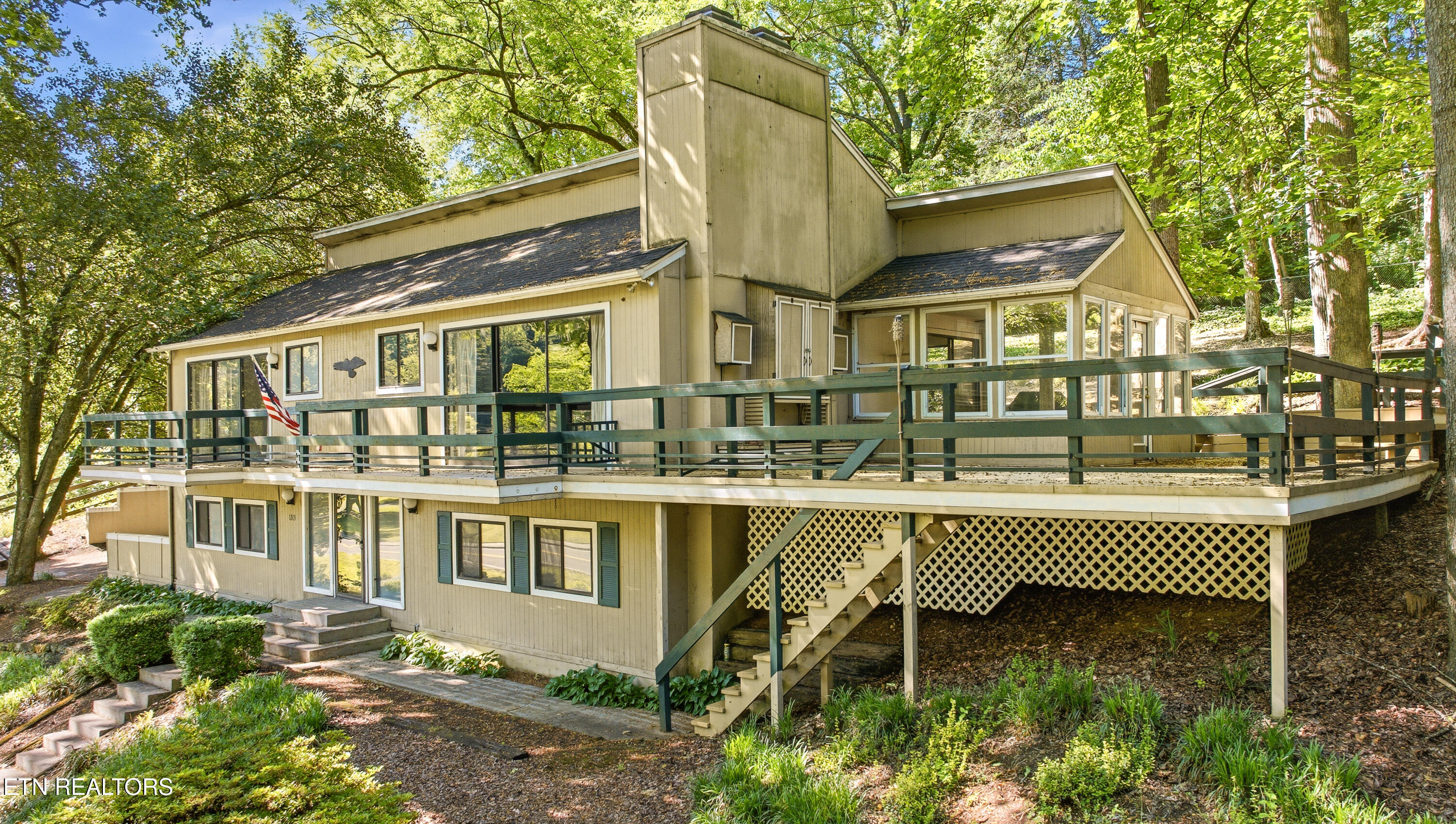 1313 S Chilhowee Drive — photo