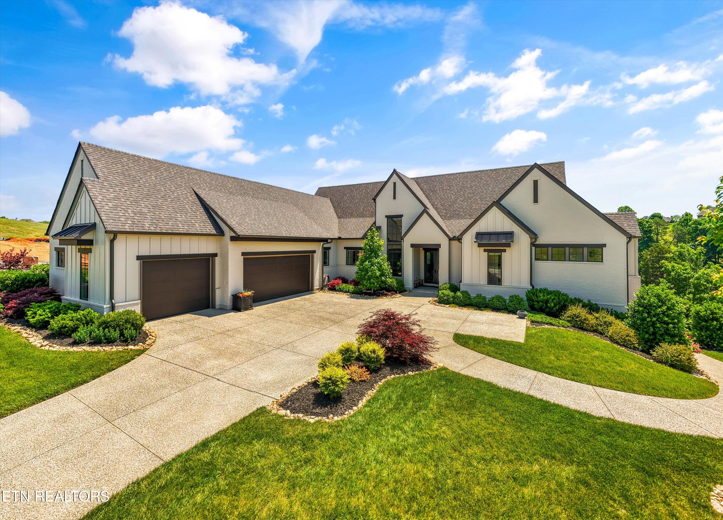 317 Admiral Court — photo