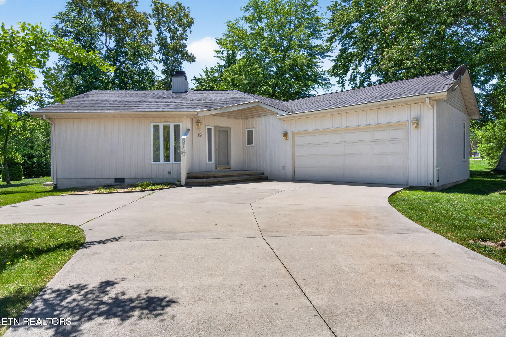 19 Thames Court — photo