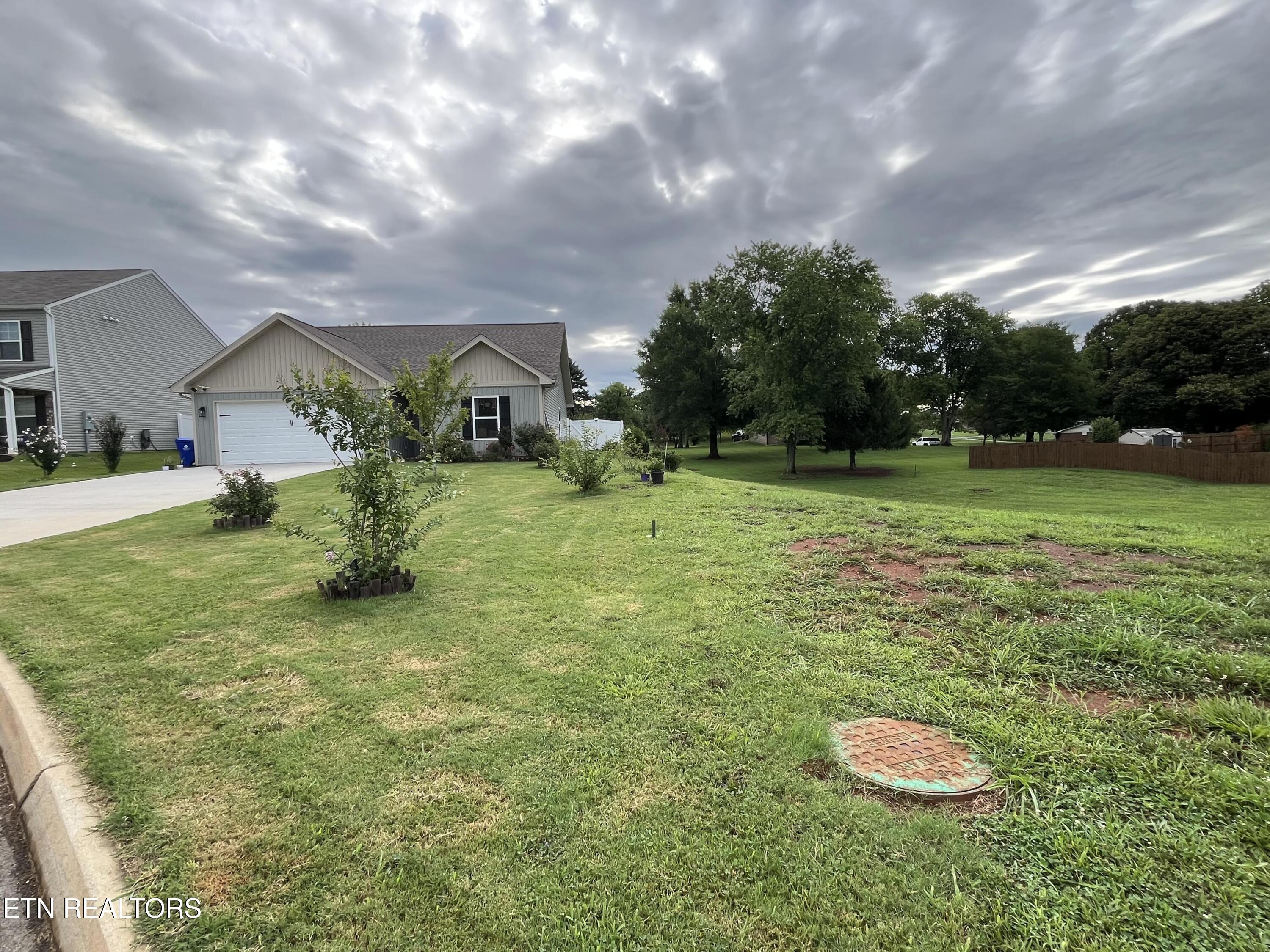 1055 Evan Court — photo
