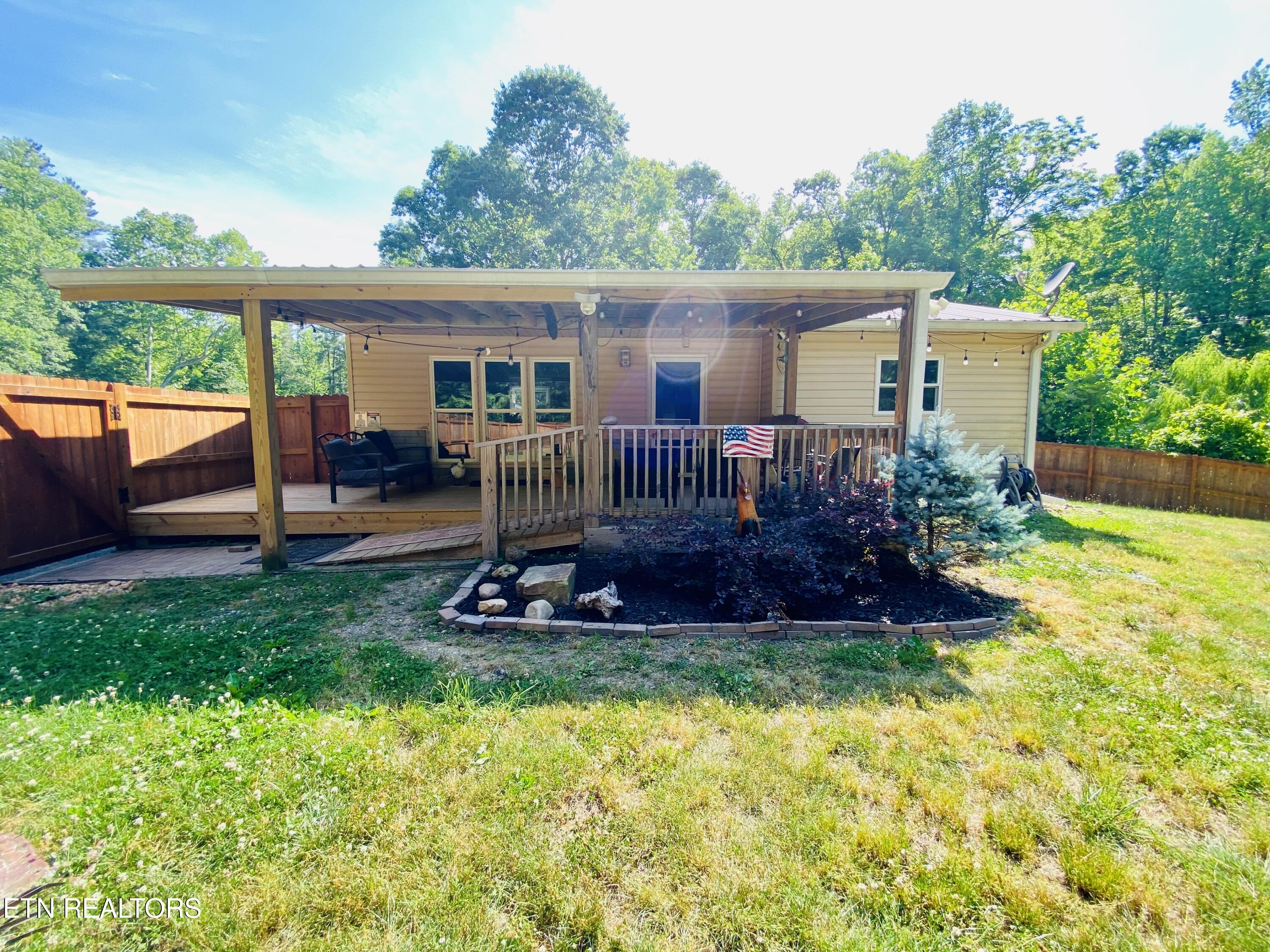 207 Blackburn Lane — photo
