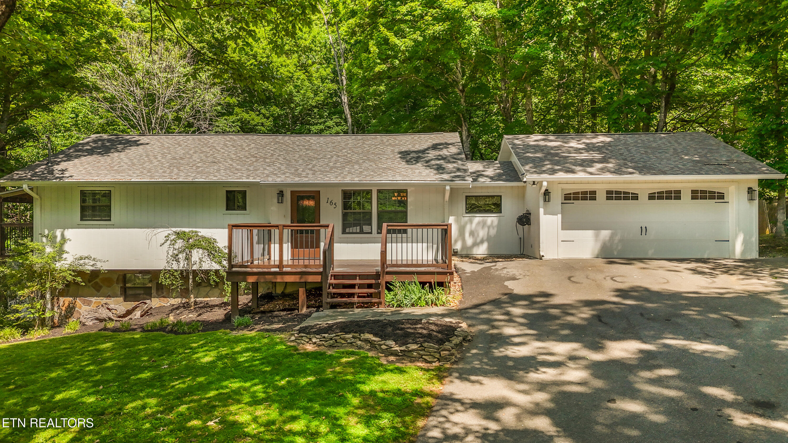 165 Lenz Drive — photo