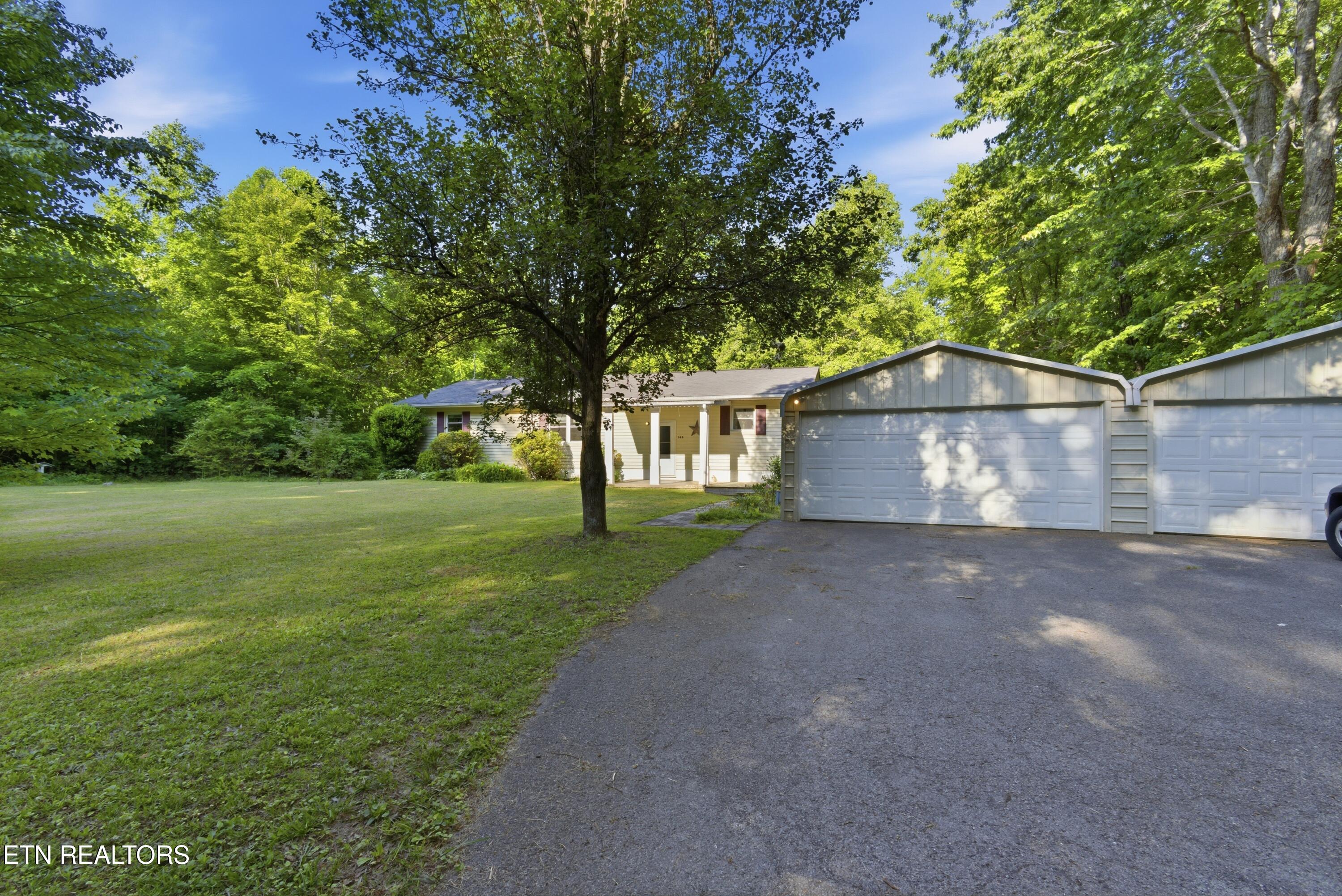 140 Walnut St, Deer Lodge, TN 37726 — photo 3