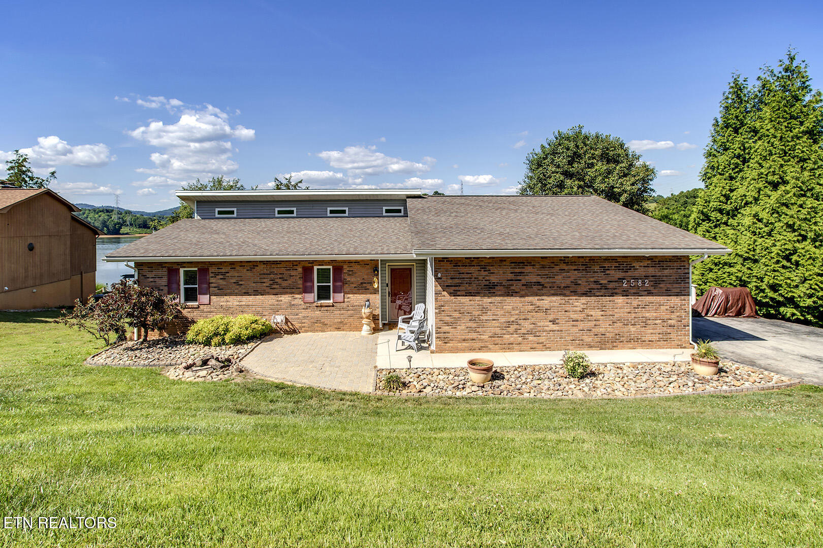 2582 Lake Mont Circle — photo
