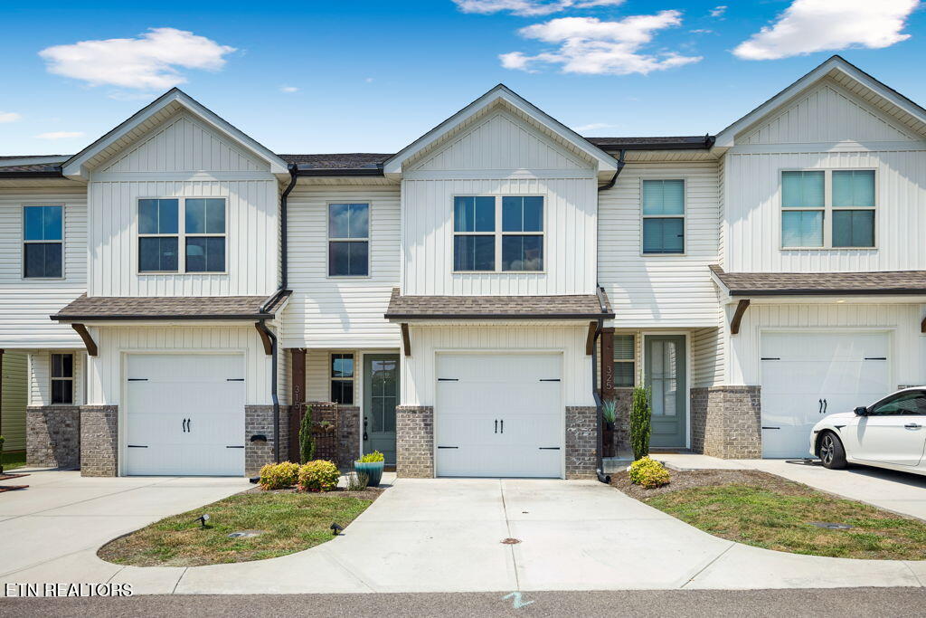 315 Harper Village Way — photo