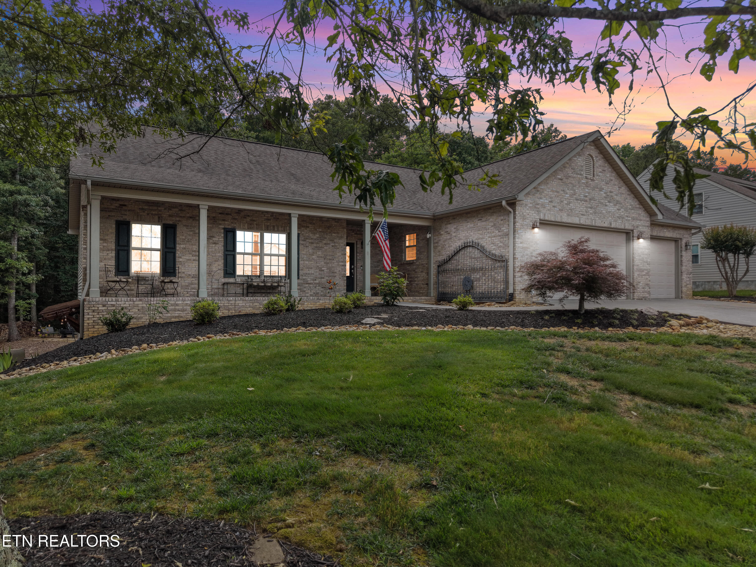 280 Coyatee Drive N — photo