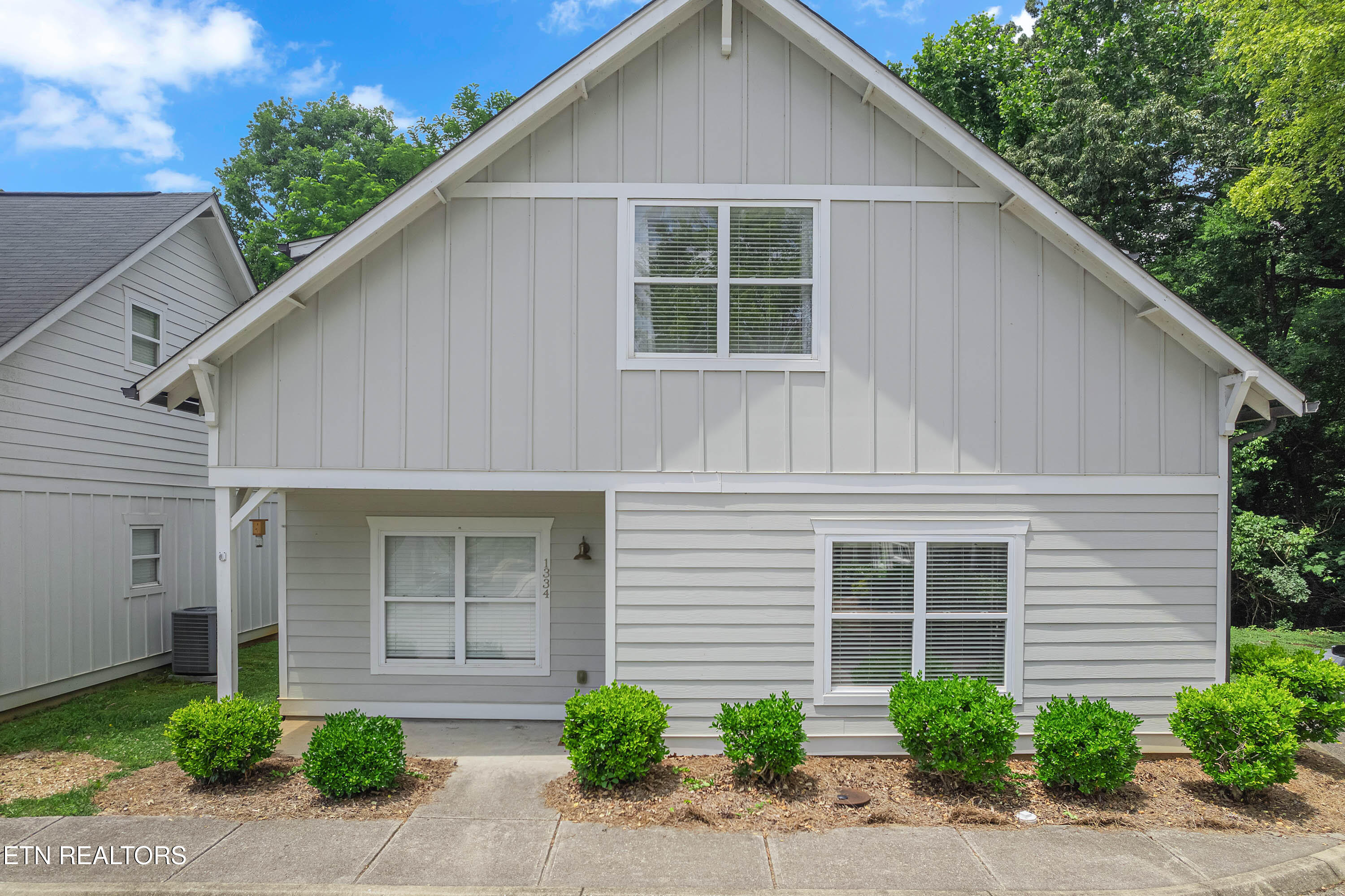 1334 Apple Blossom Way — photo