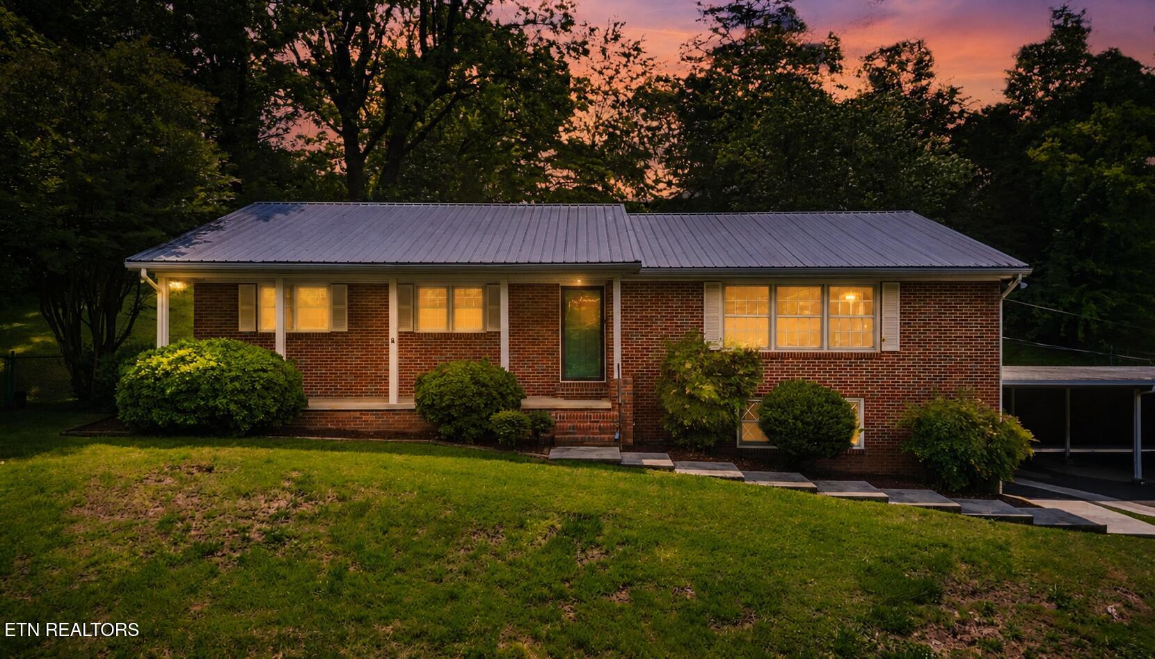 2802 NE Elm Drive — photo