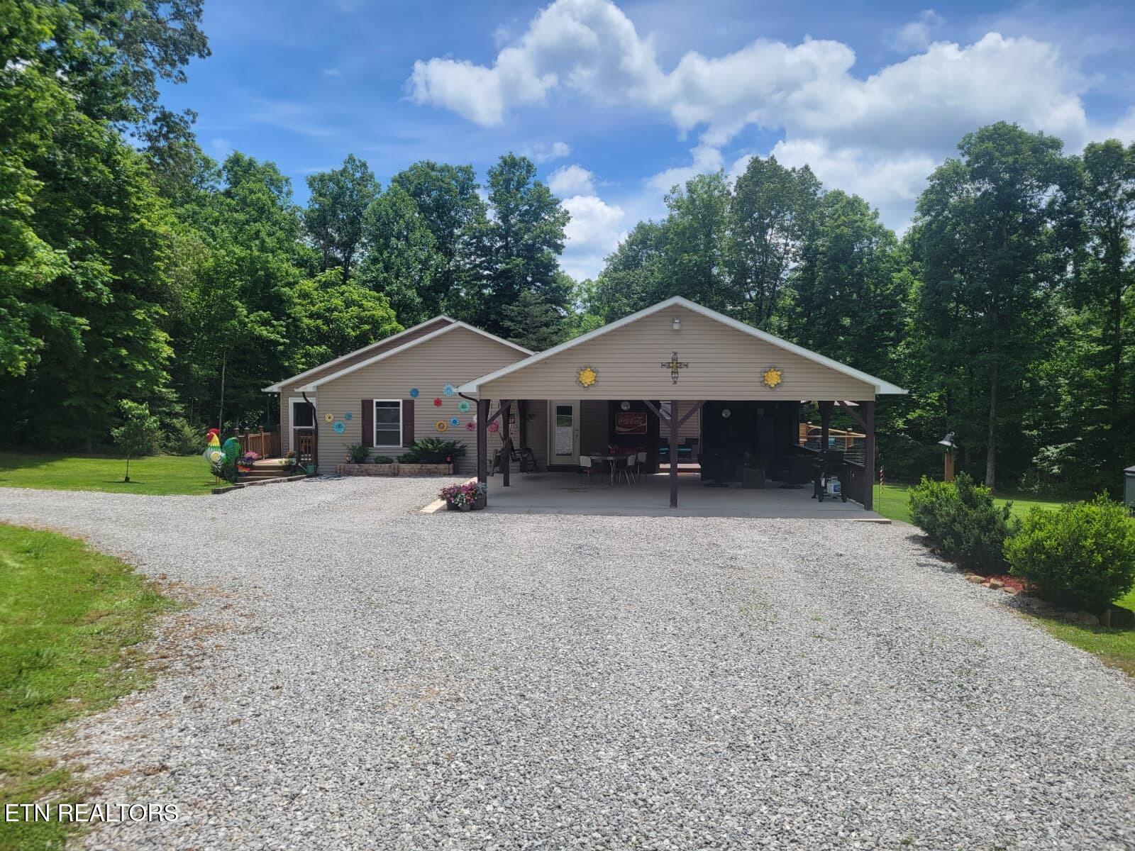 228 Paul Wheeler Lane — photo