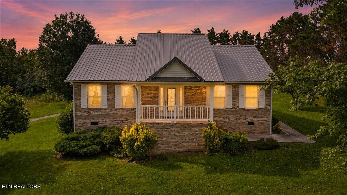 819 Island Ford Rd — photo
