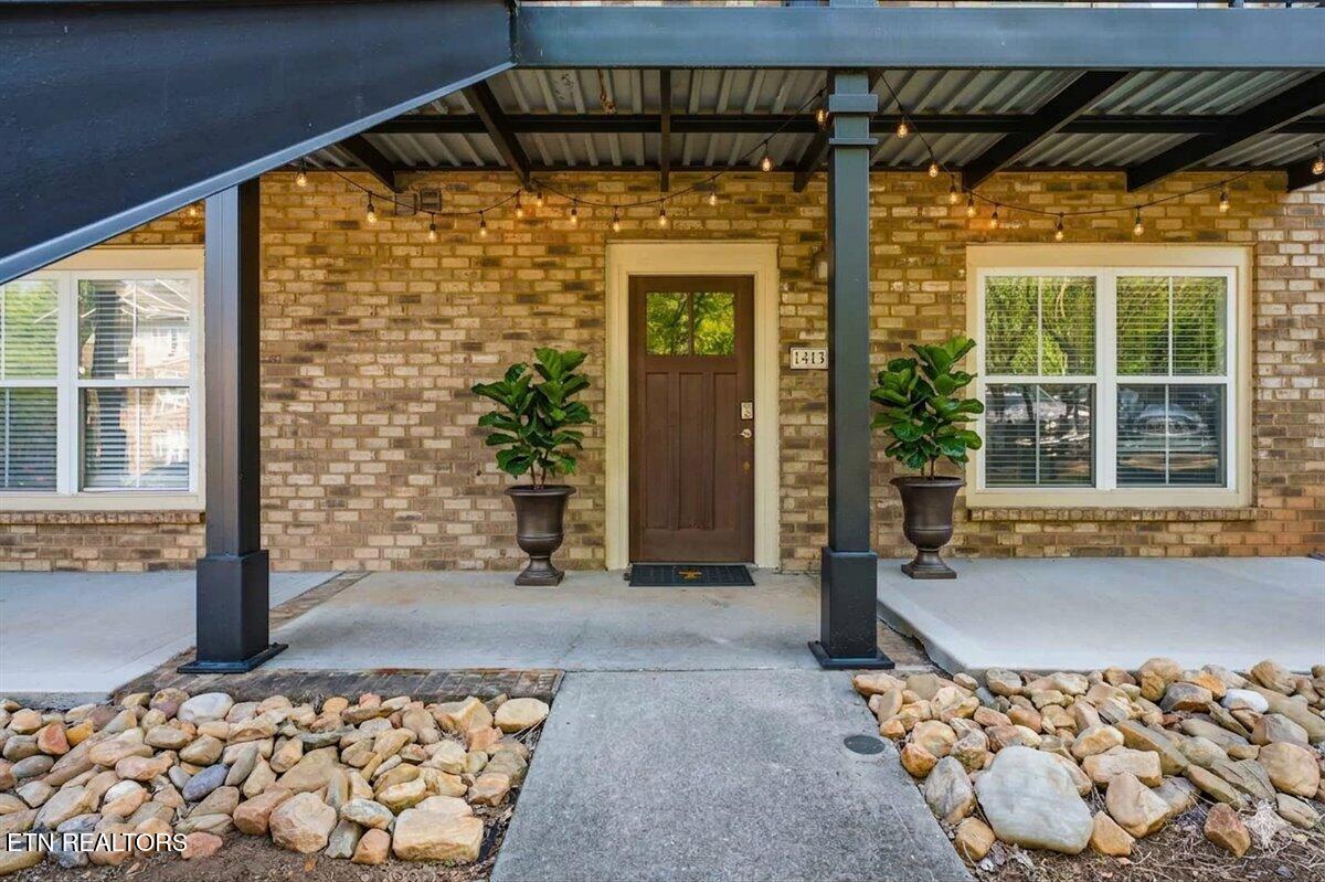 1121 Tree Top Way 1413 — photo